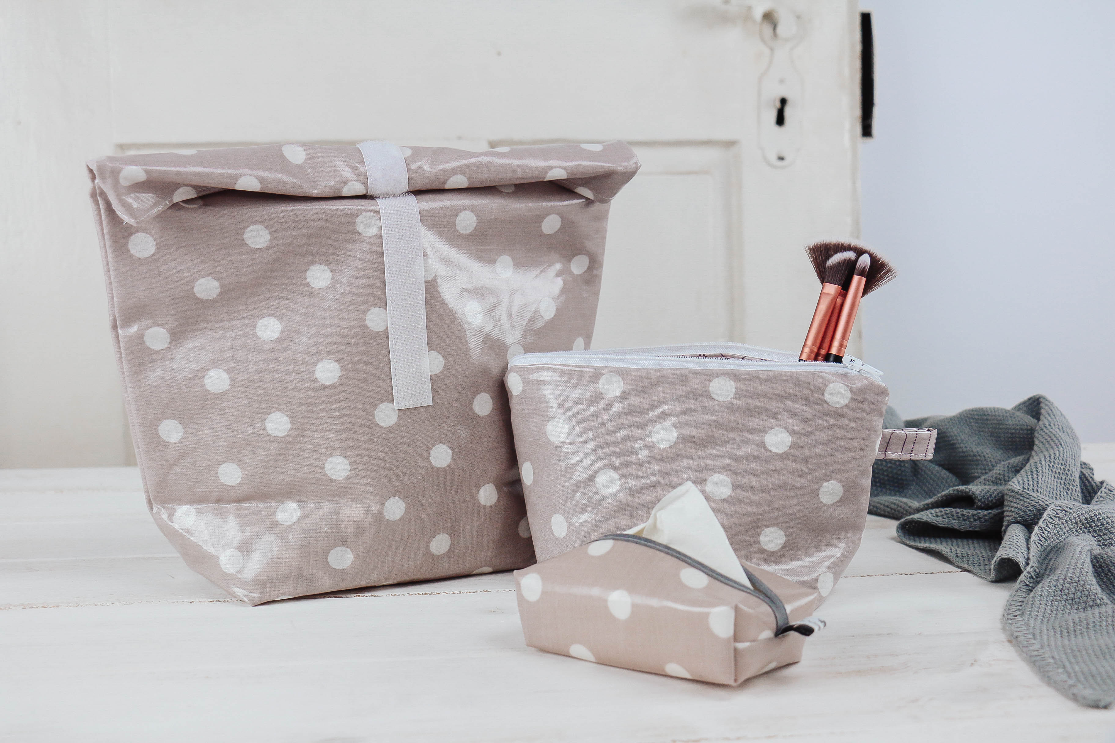 nischenladen-858Ty3TRwHughiJ Wachstuchtäschchen Punkte rosa-weiß