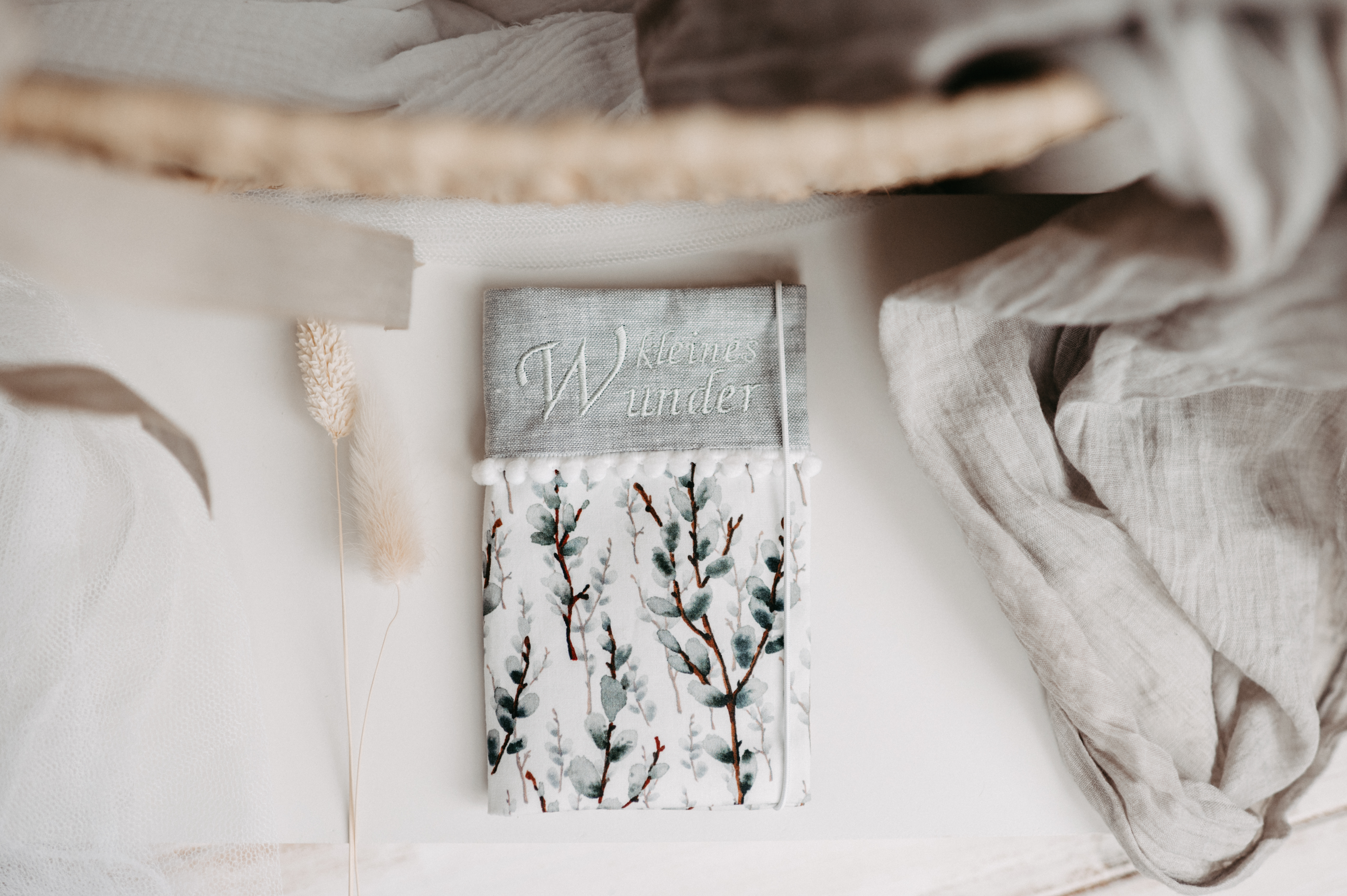 Mutter-Kind-Passhülle Eukalyptus-Zweige Mutter-Kind-Passhülle Eukalyptus-Zweige