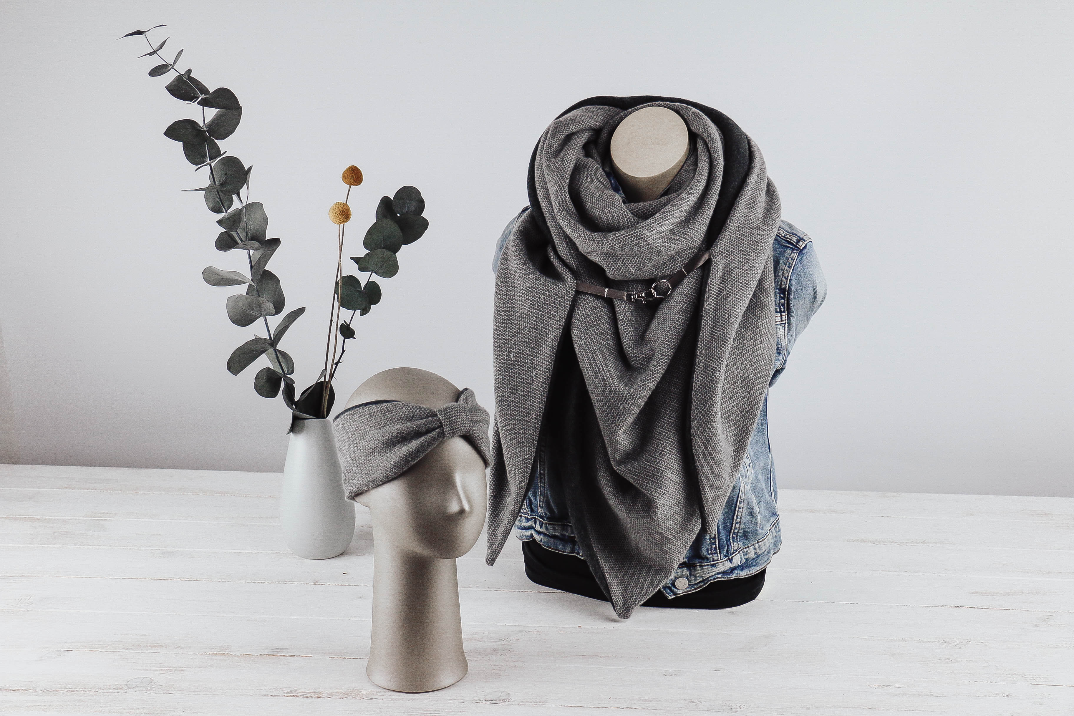 Stirnband mit Schlaufe hellgrau