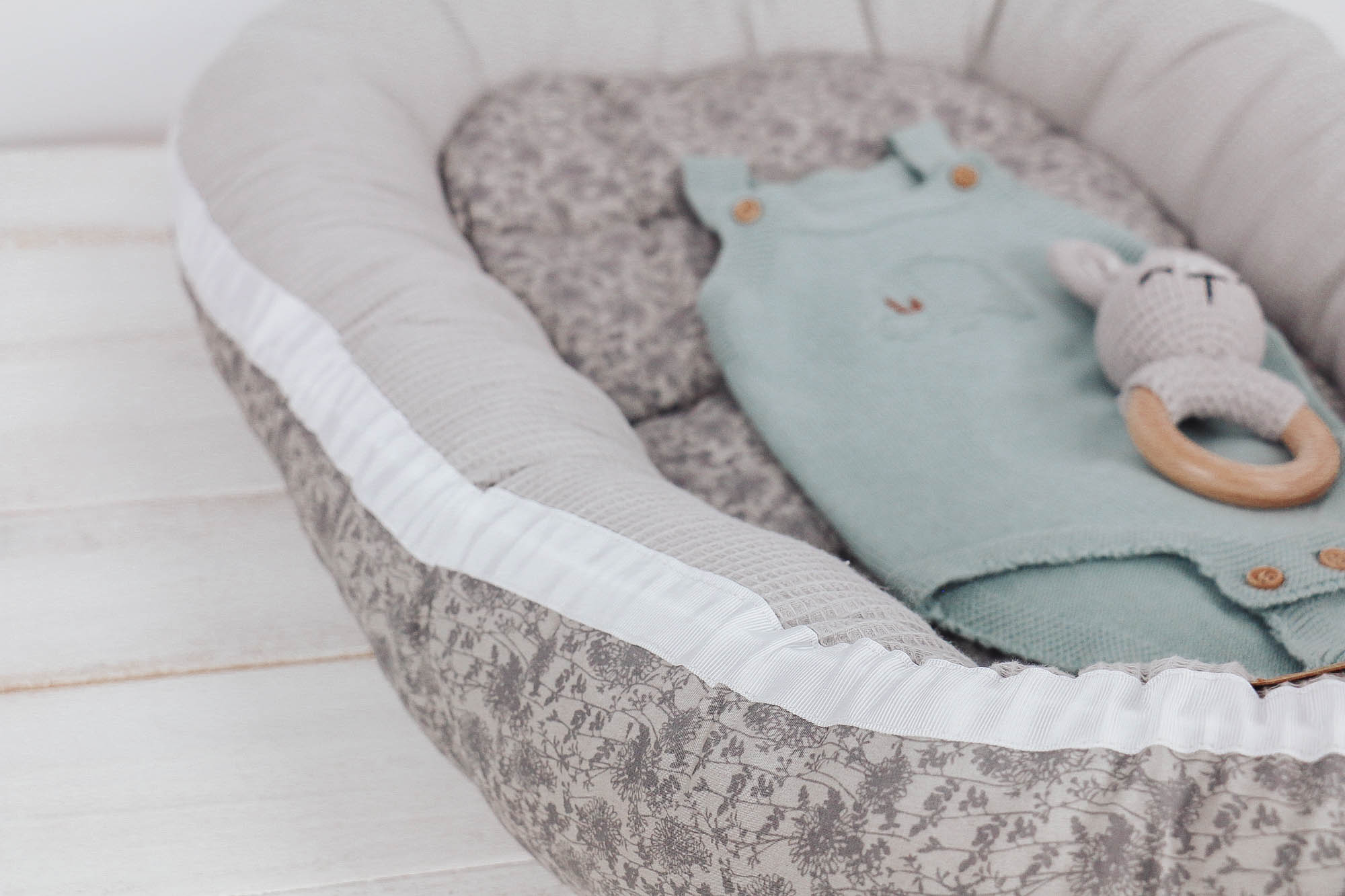 20220616-IMG_0753 Babynest *Wiesenblume* grau