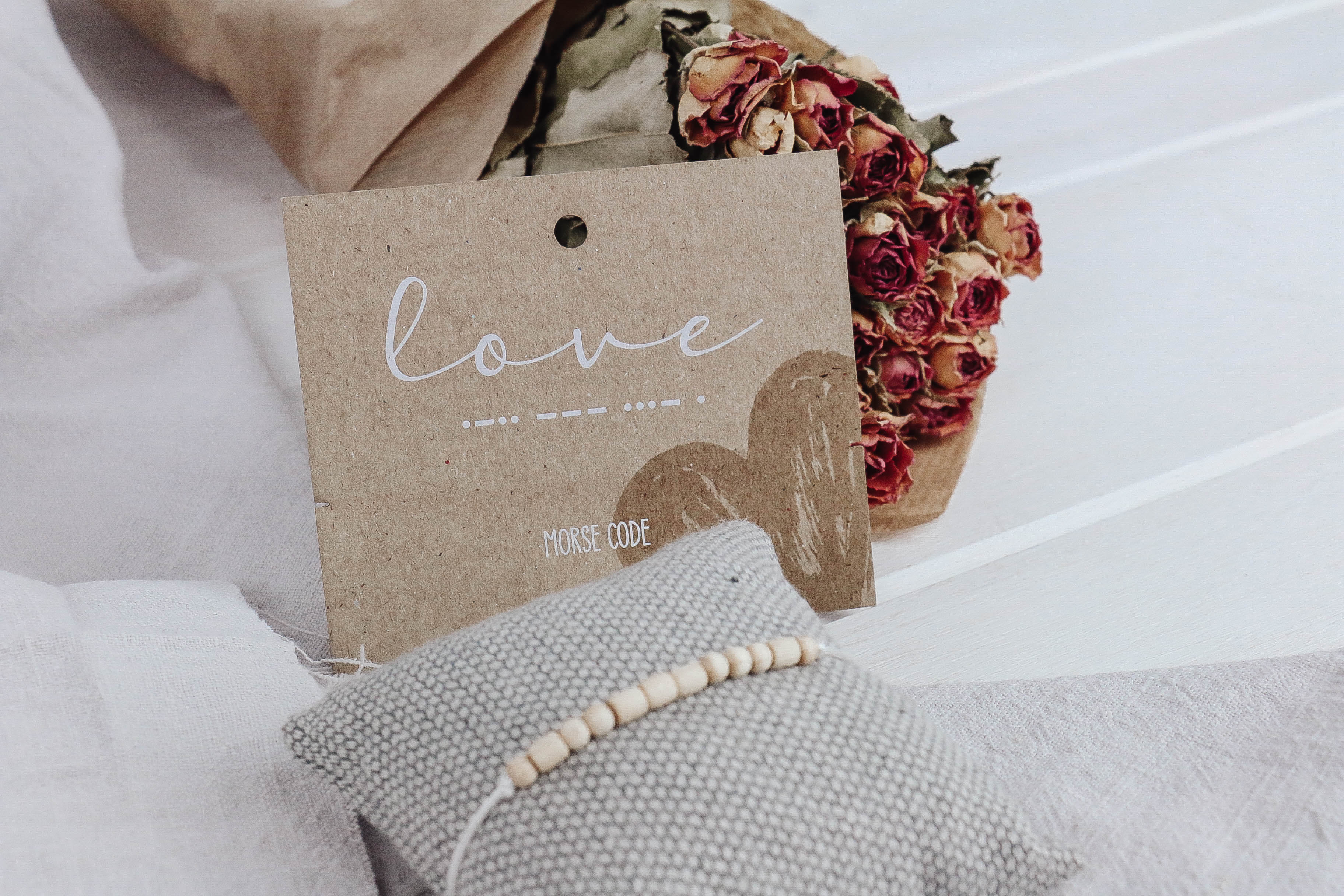 IMG_8992 Morse Code Armband *LOVE* weiß