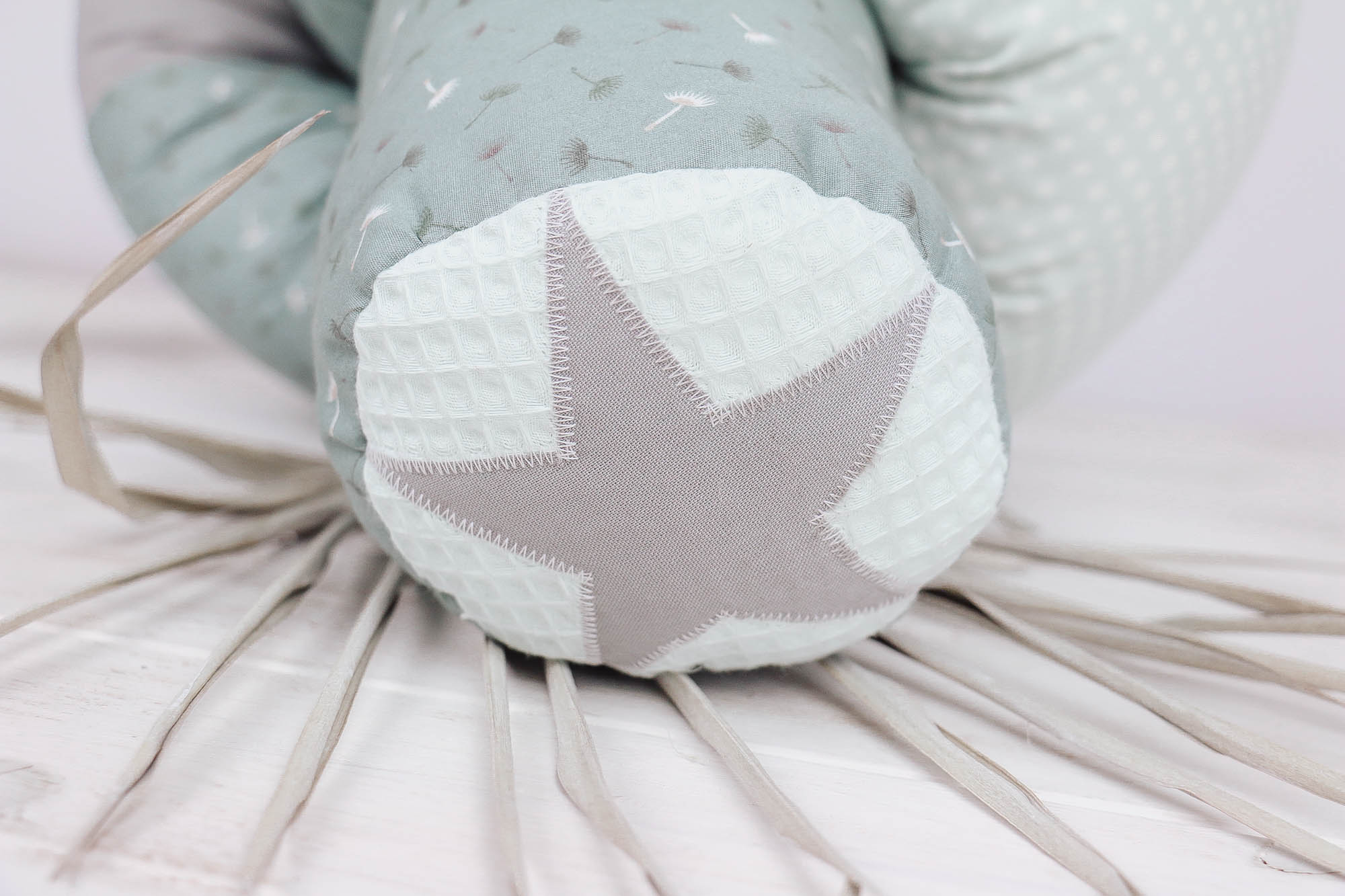 20220616-IMG_0687 Bettschlange *Pusteblume*grau-mint