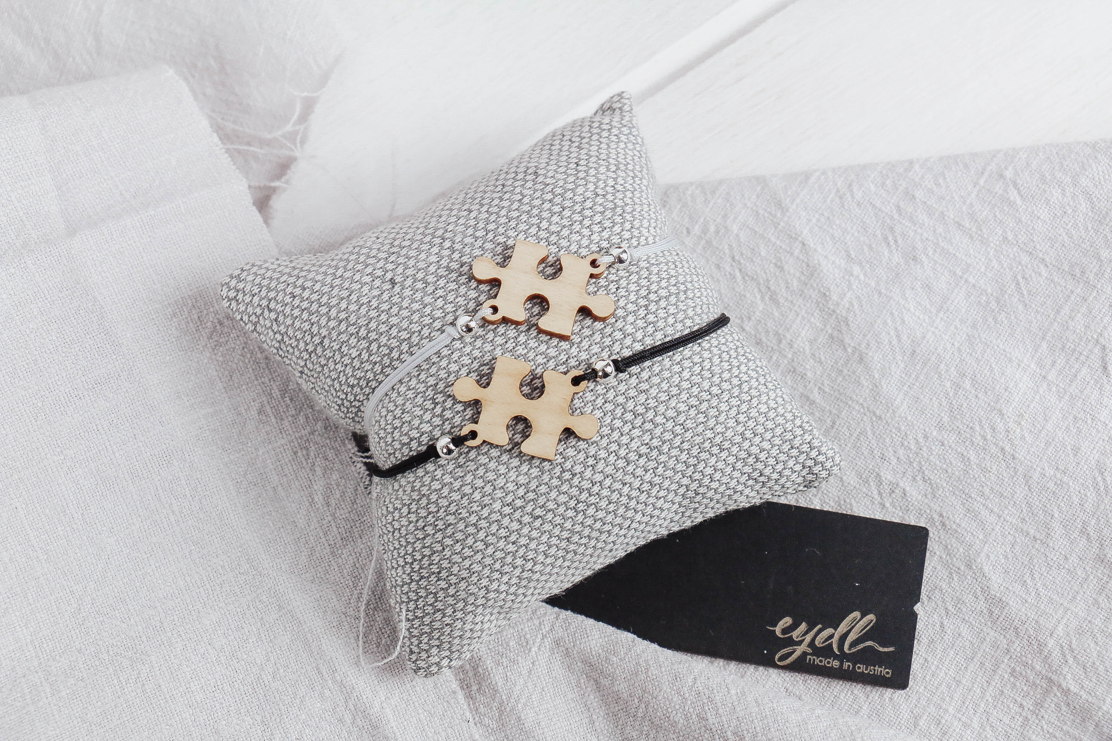 IMG_8988 Armband *Puzzle* Ahorn grau