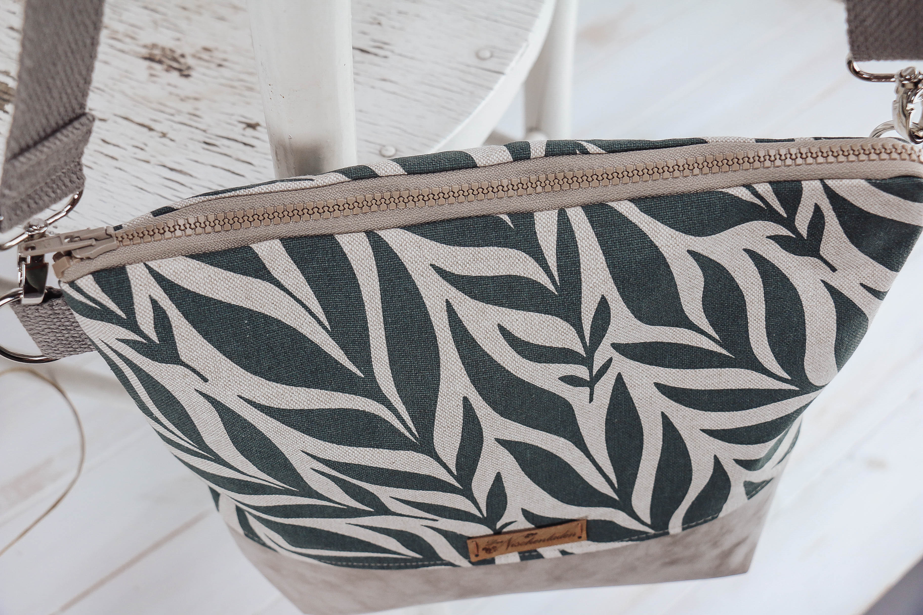 der-nischenladen-5X72x5oE8M3um7 Umhängetasche Olivenblätter