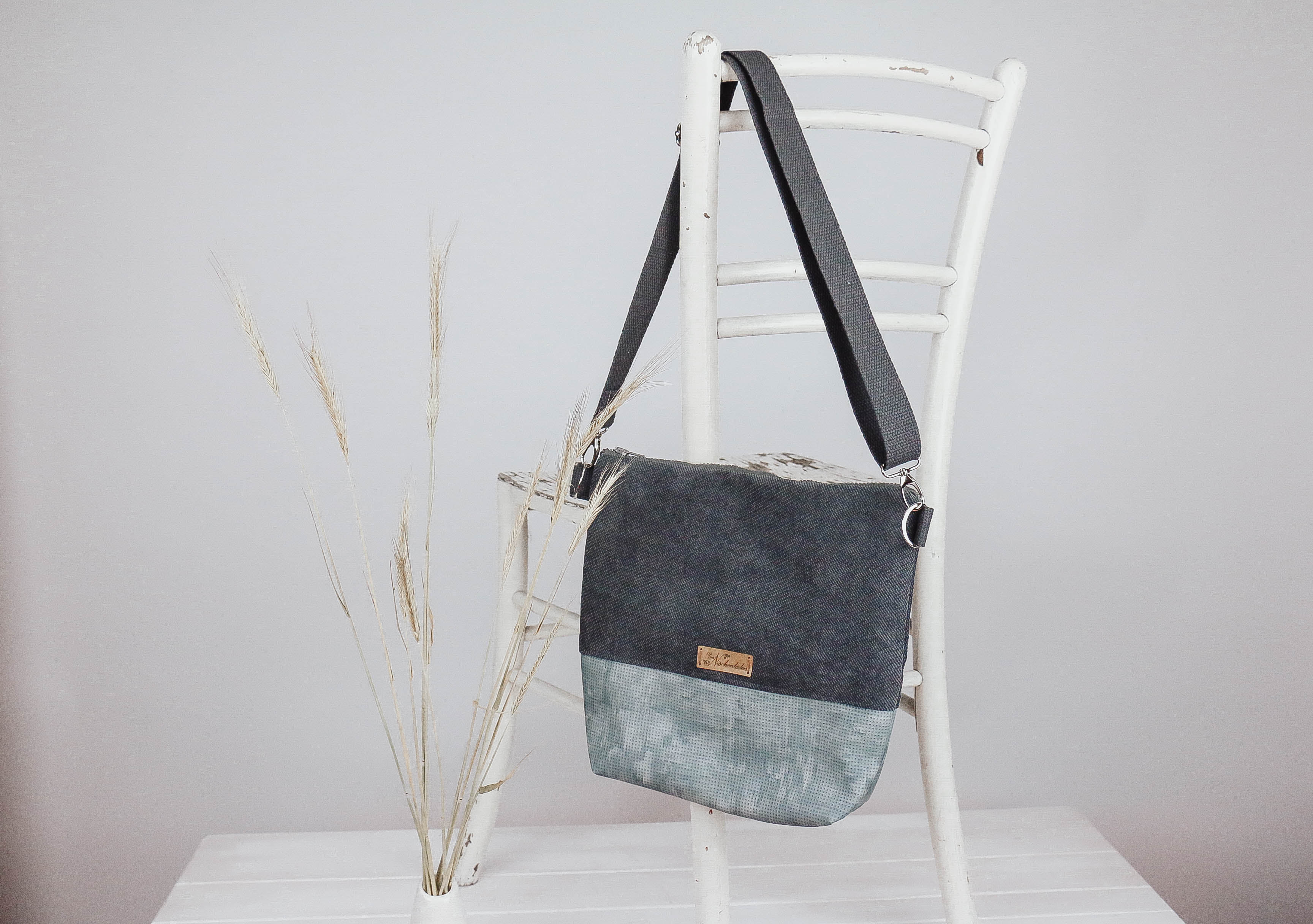 IMG_9290 Umhängetasche Dark Sky