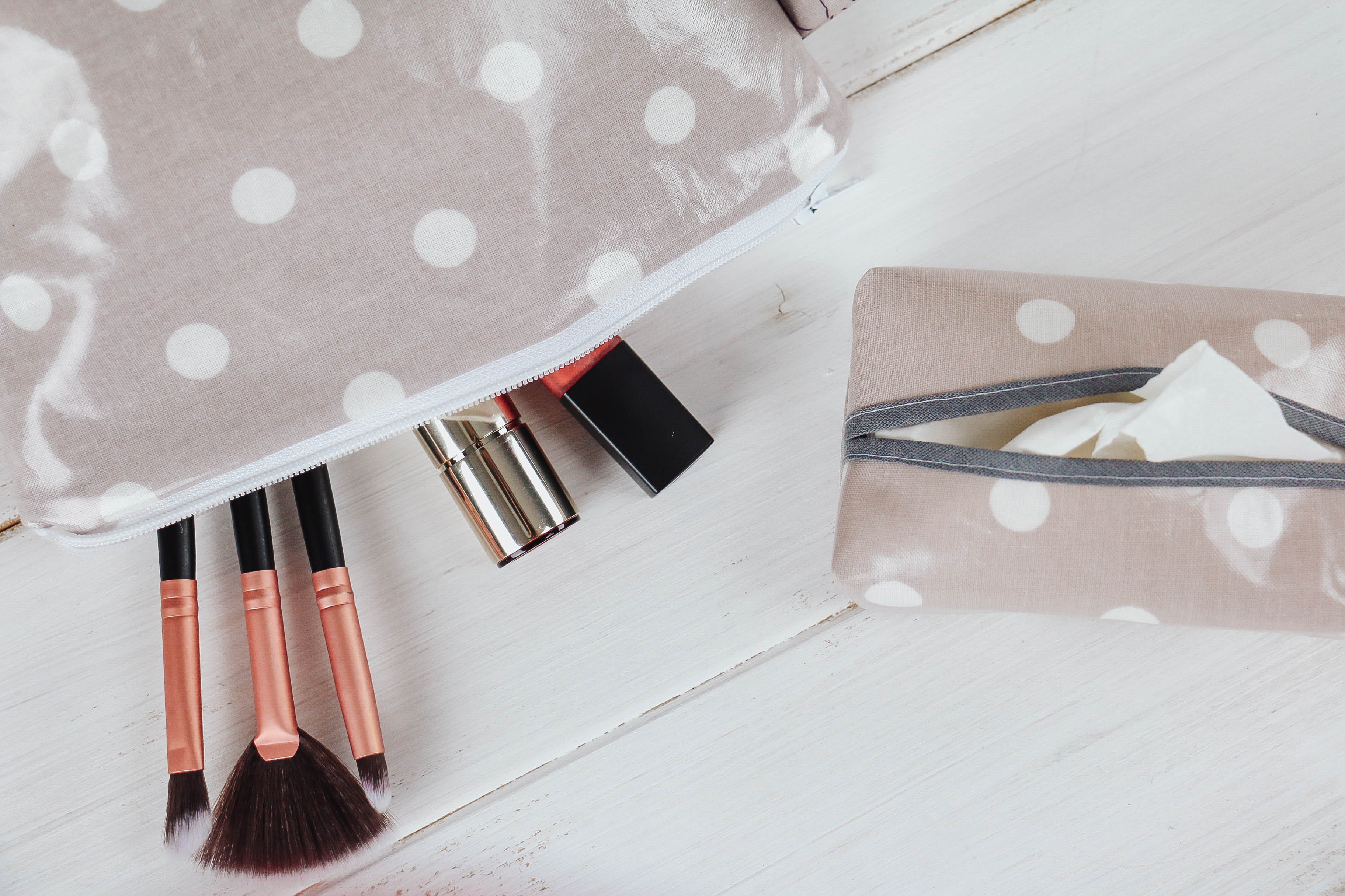 nischenladen-82meXnfm4qmWwka Wachstuchtäschchen Punkte rosa-weiß