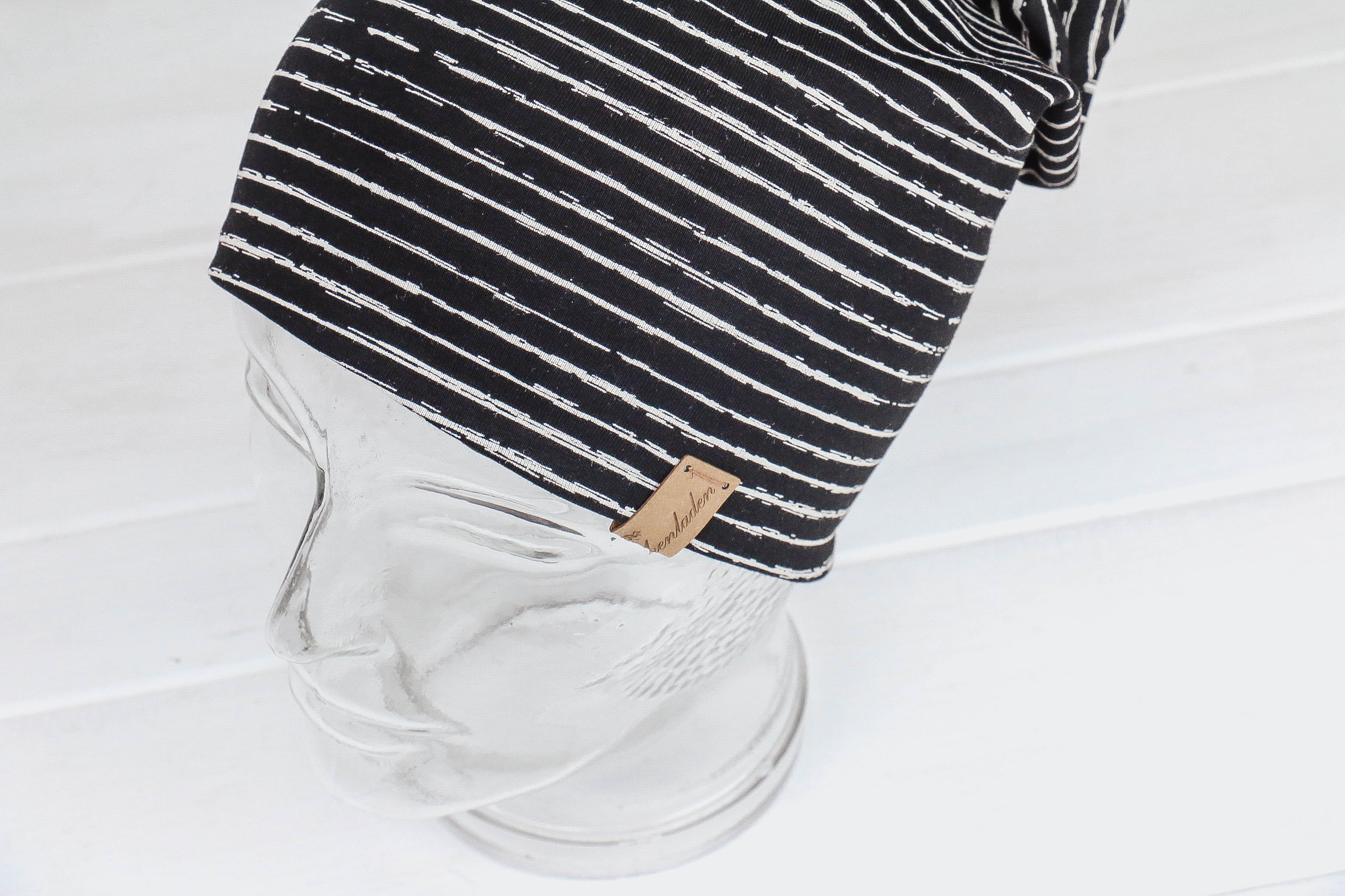 IMG_9472 Jersey Haube *Federspiel schwarz/weiß*