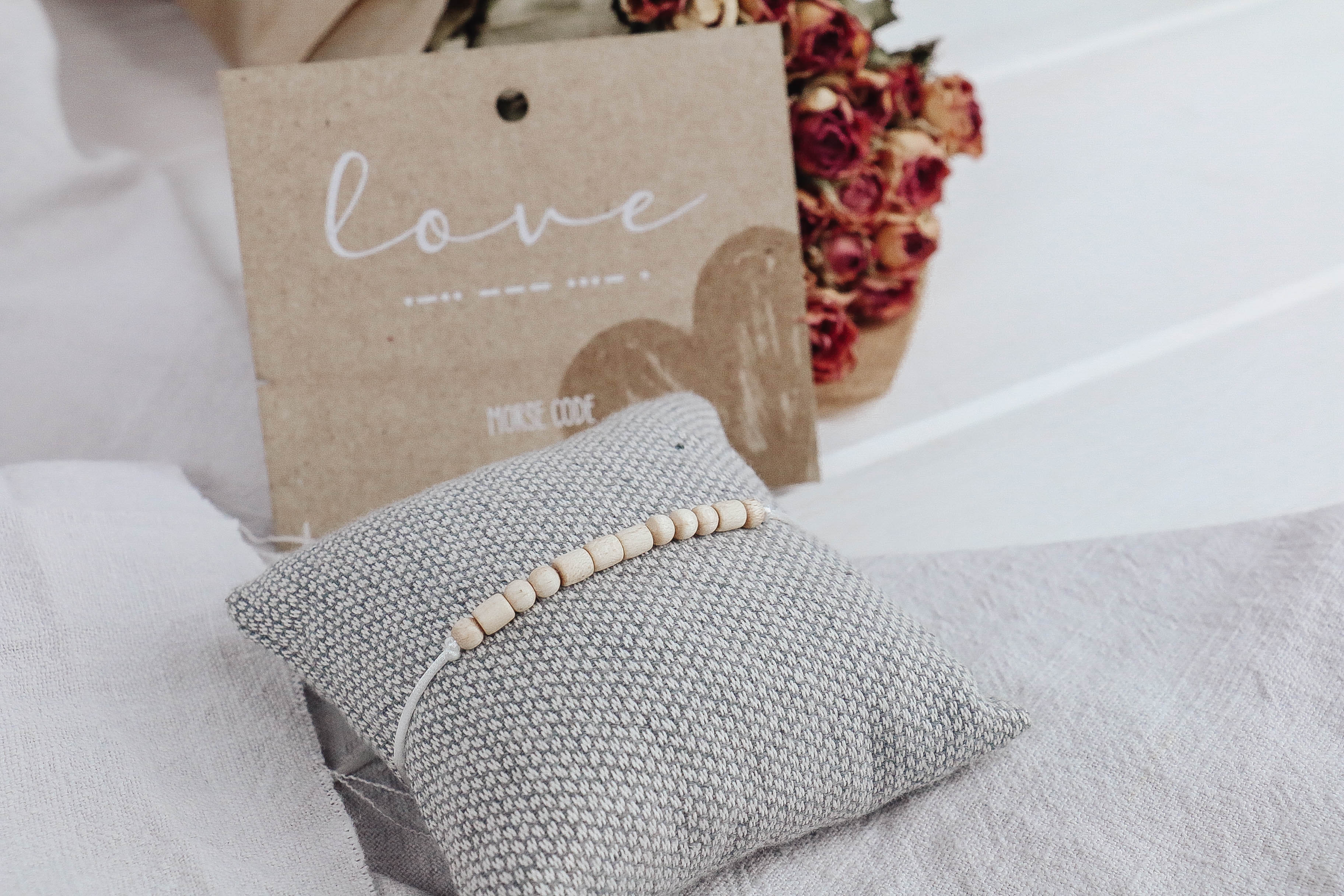 IMG_8991 Morse Code Armband *LOVE* weiß