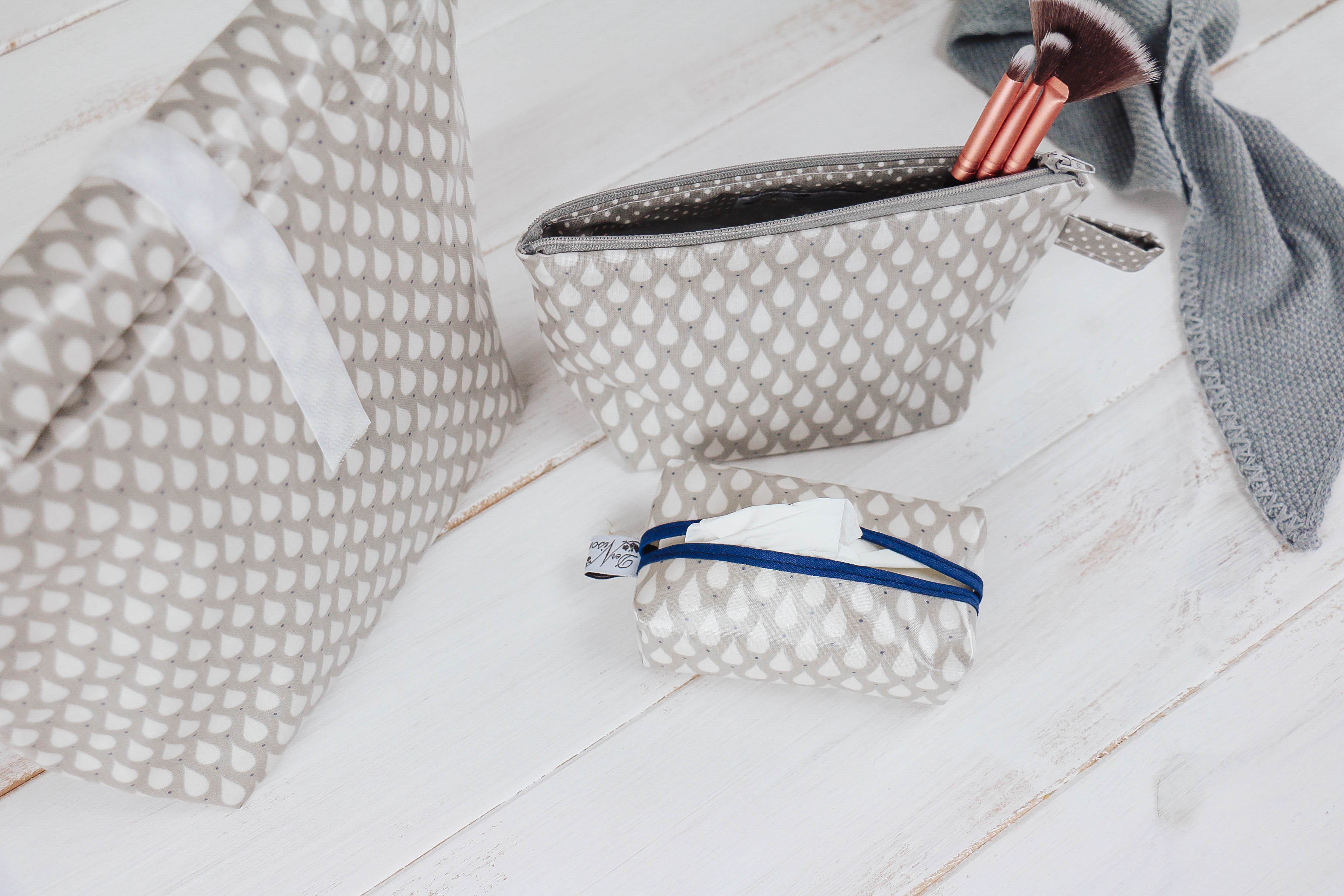 nischenladen-51NlnjhthTHROFp Wachstuchtäschchen Tropfen grau