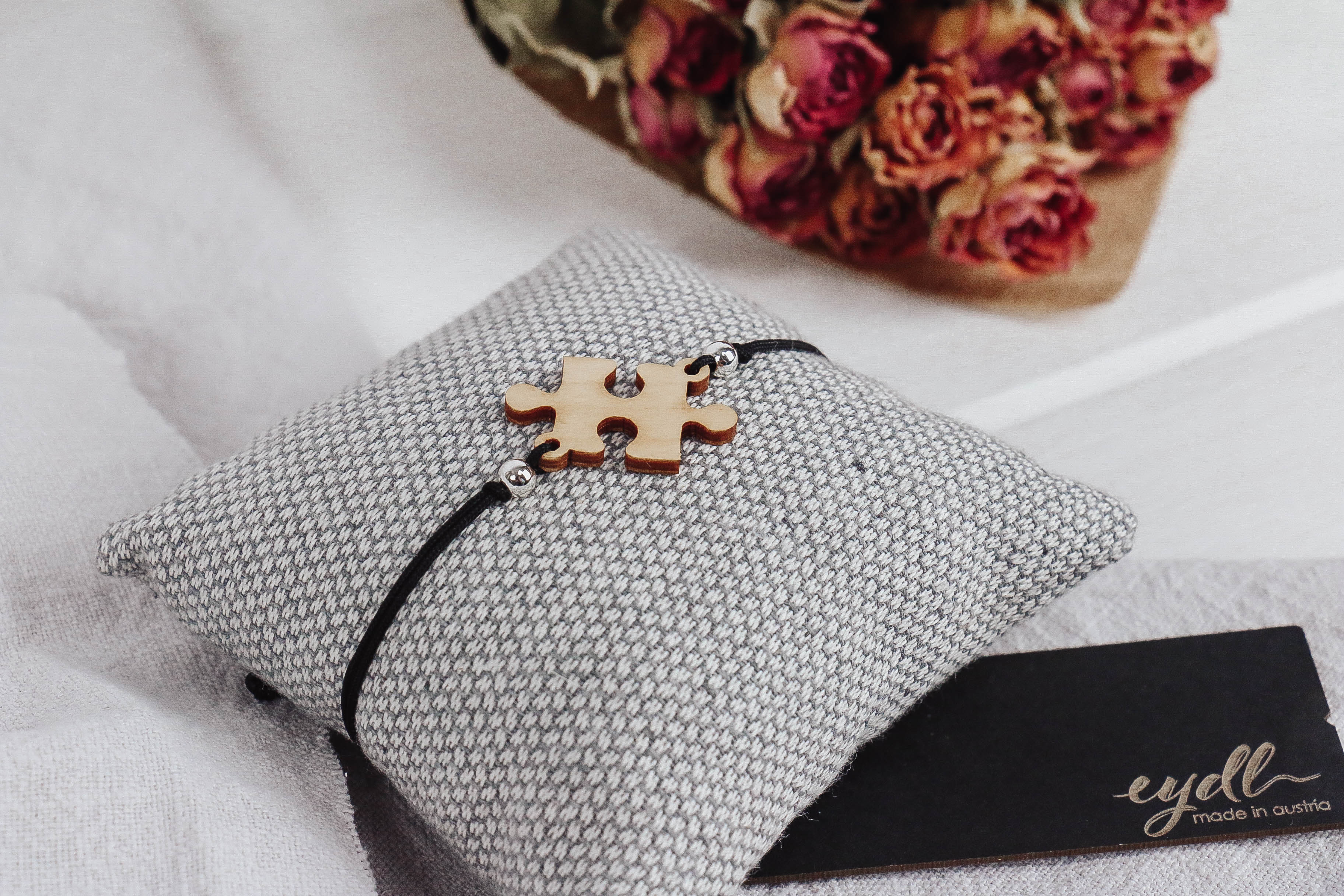 IMG_8960 Armband *Puzzle* Ahorn schwarz