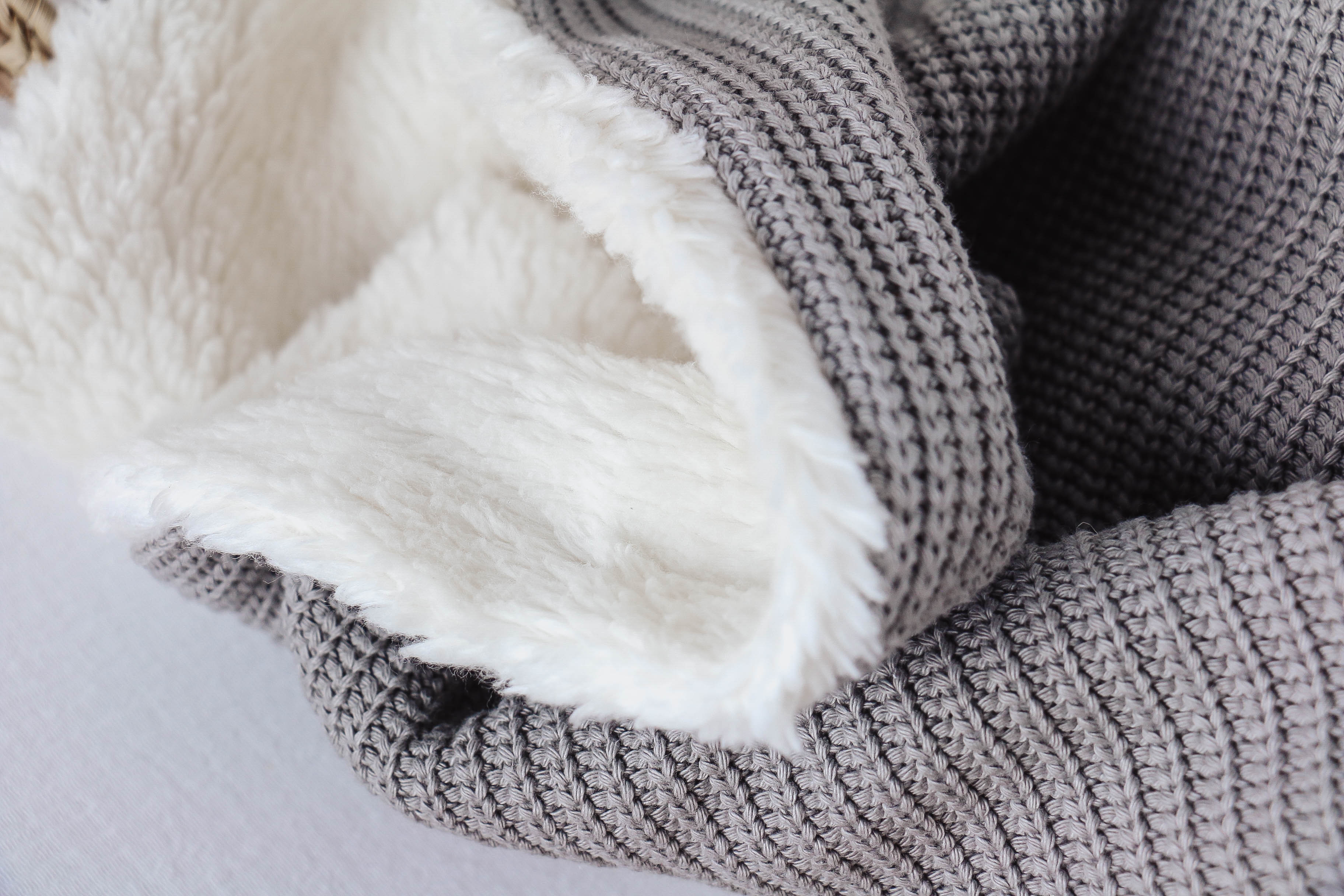 Nischenladen-284 Babydecke Strick taupe