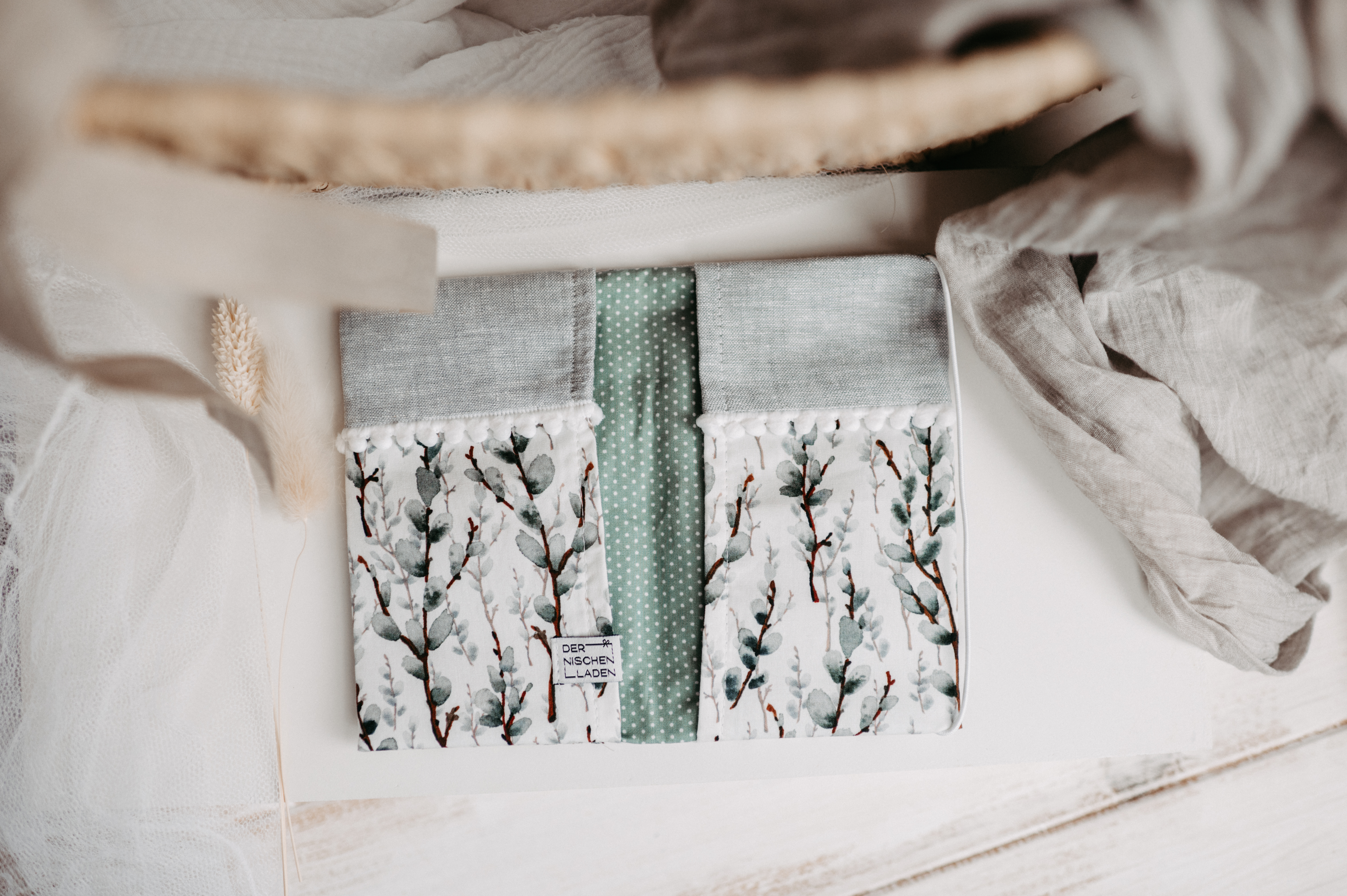 Mutter-Kind-Passhülle Eukalyptus-Zweige Mutter-Kind-Passhülle Eukalyptus-Zweige