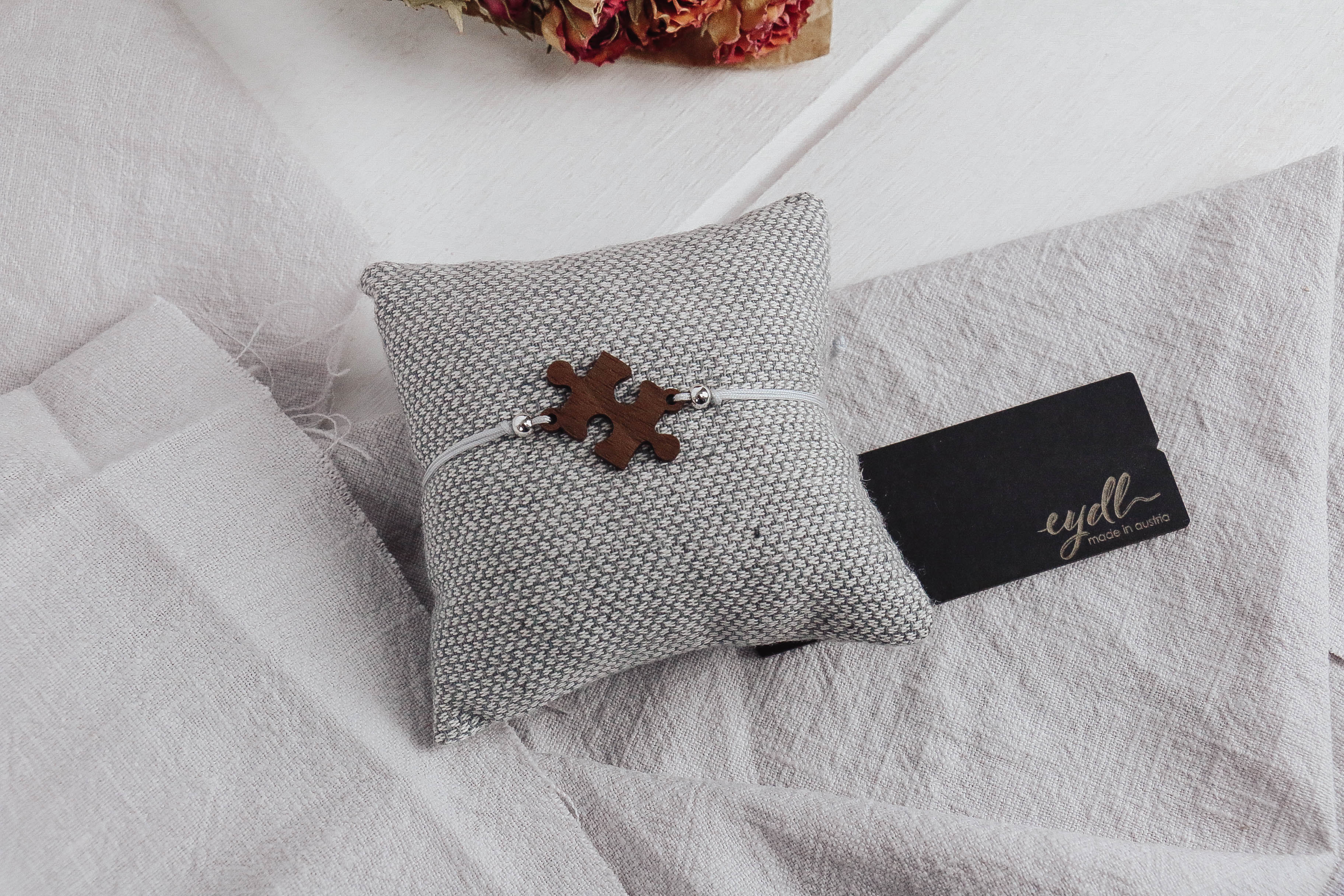 IMG_8963 Armband *Puzzle* Nussholz grau