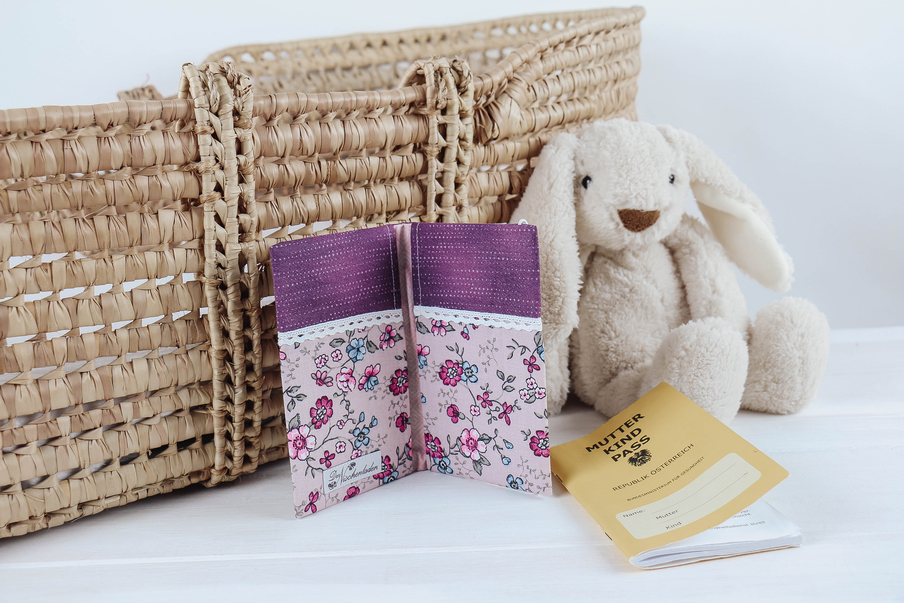 Nischenladen-55 Mutter-Kind-Passhülle Blumen rosa-lila