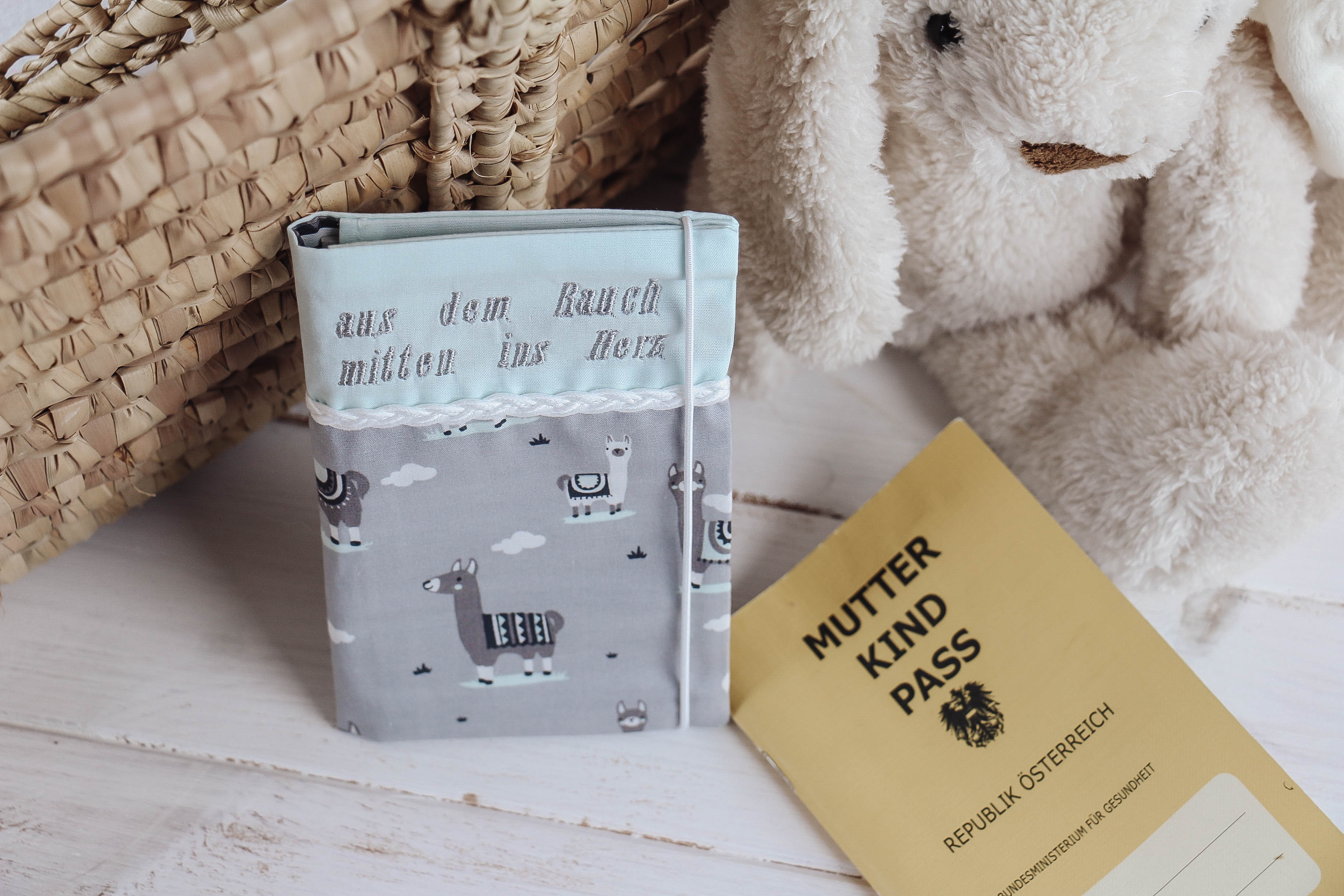 nischenladen-4 Mutterkindpasshülle Lama grau mint