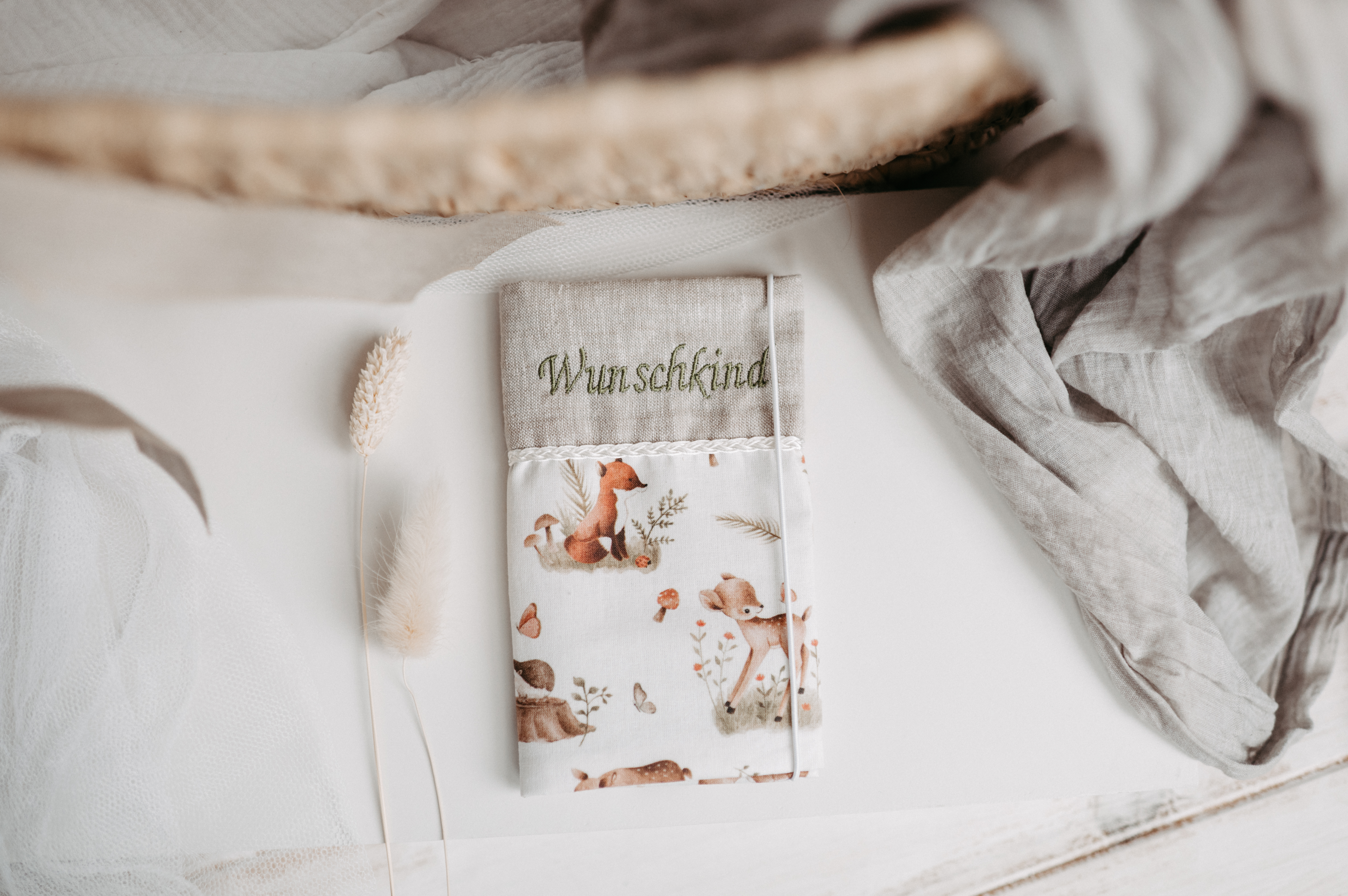 Mutter-Kind-Passhülle Waldtiere grün/natur Mutter-Kind-Passhülle Waldtiere grün/natur