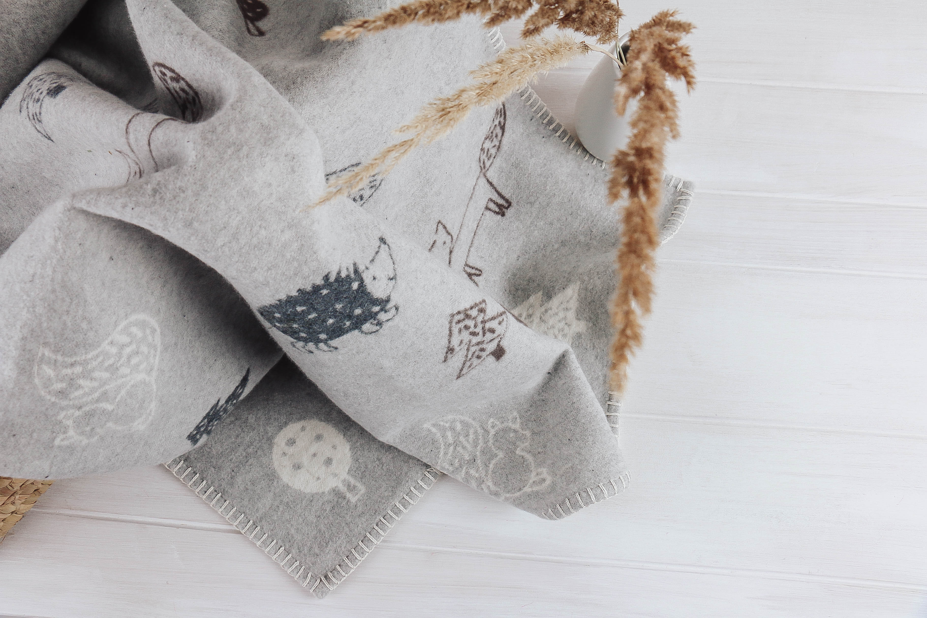 Nischenladen-85 Babydecke Waldtiere grau