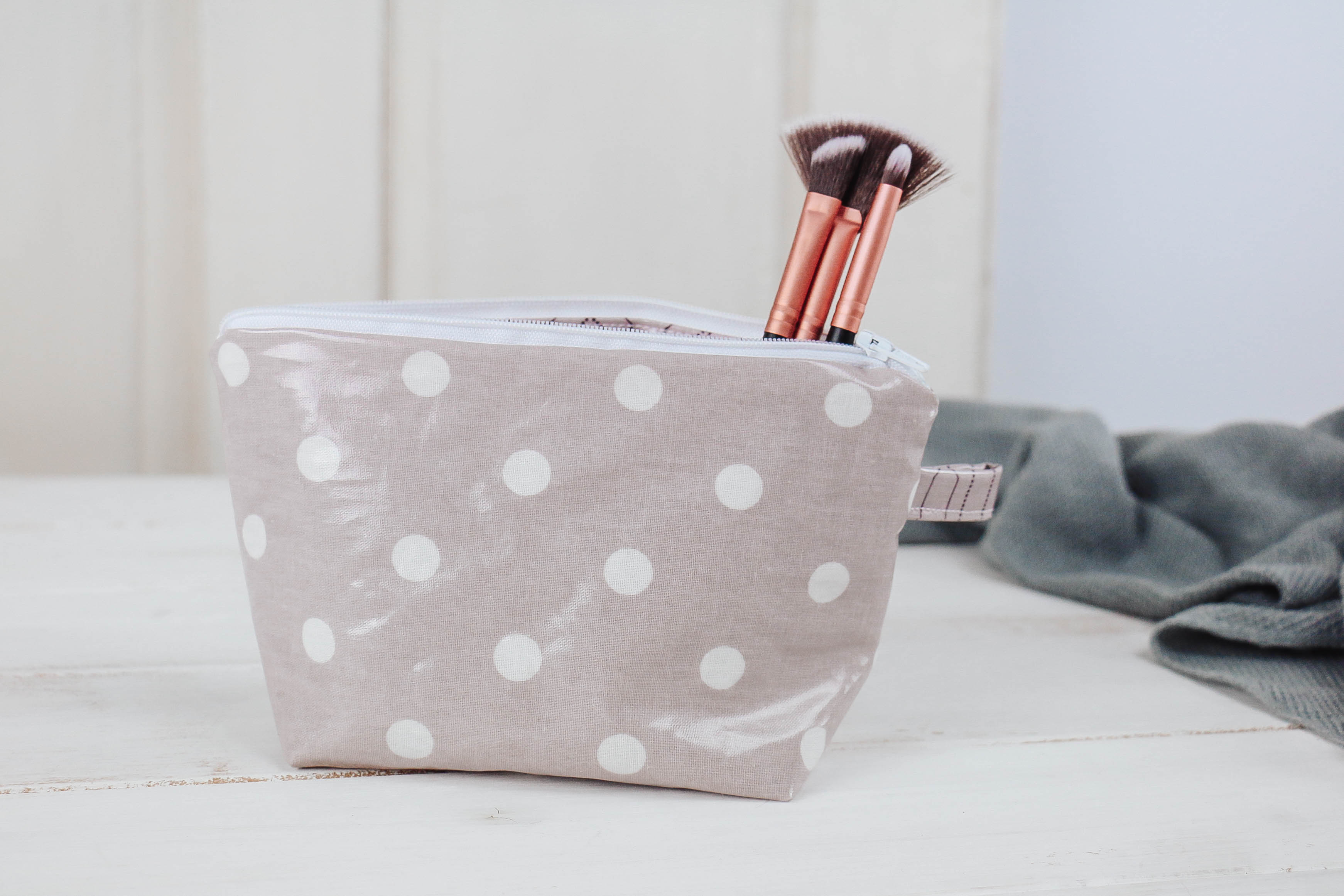 nischenladen-84xVLuCdatUsXx7 Wachstuchtäschchen Punkte rosa-weiß