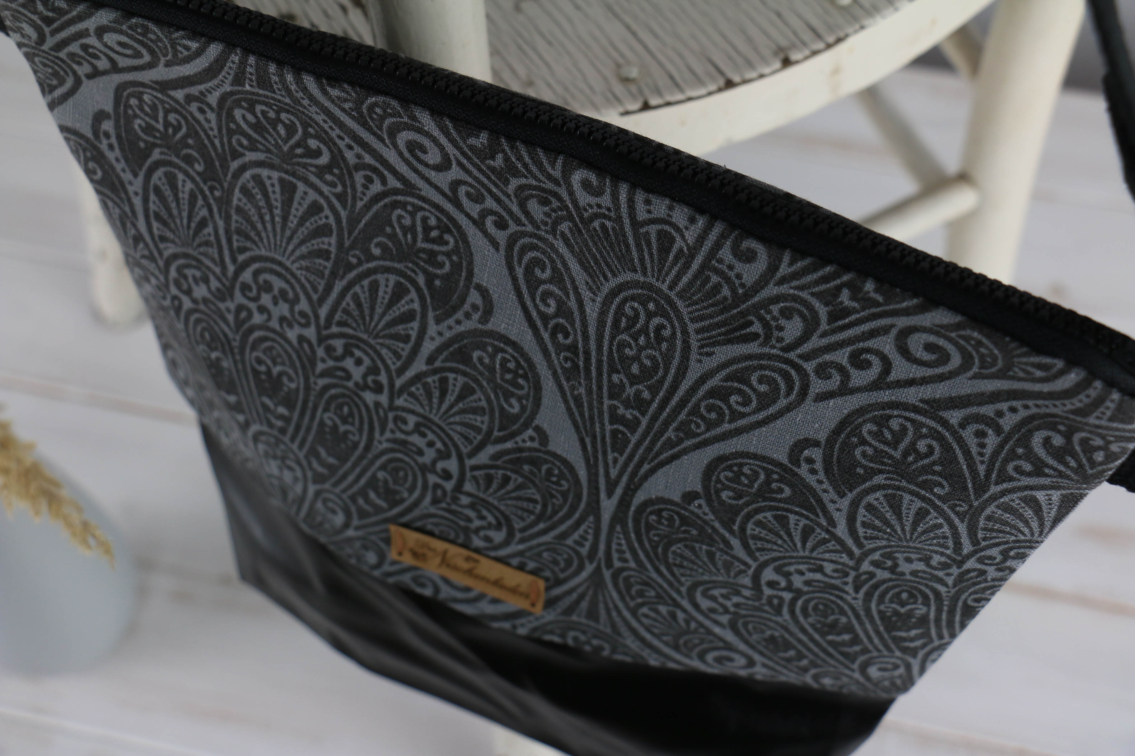 der-nischenladen-8ssblr8z30Qv5e Umhängetasche black Peacock