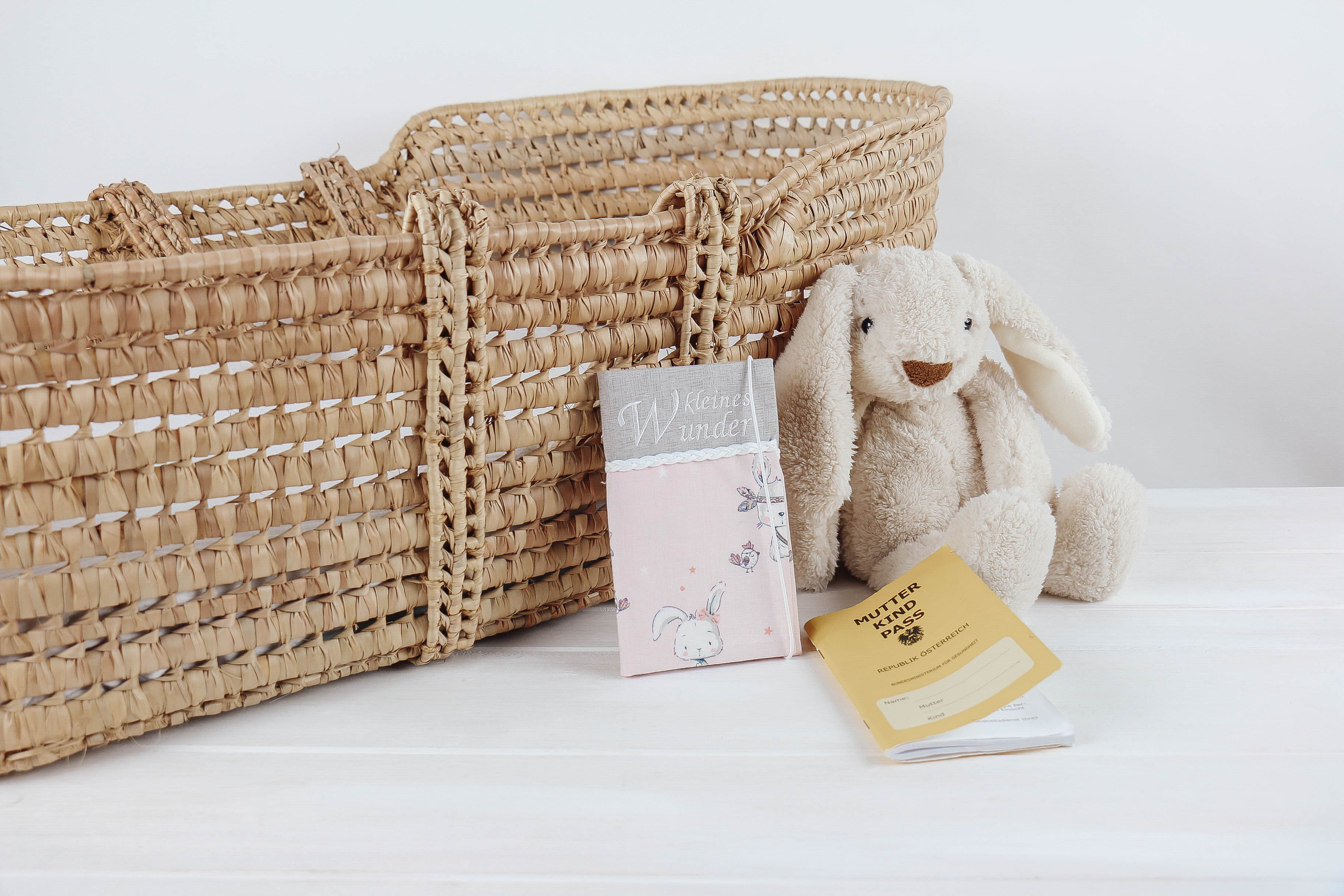 Nischenladen-72 Mutter-Kind-Passhülle Hasen rosa-grau