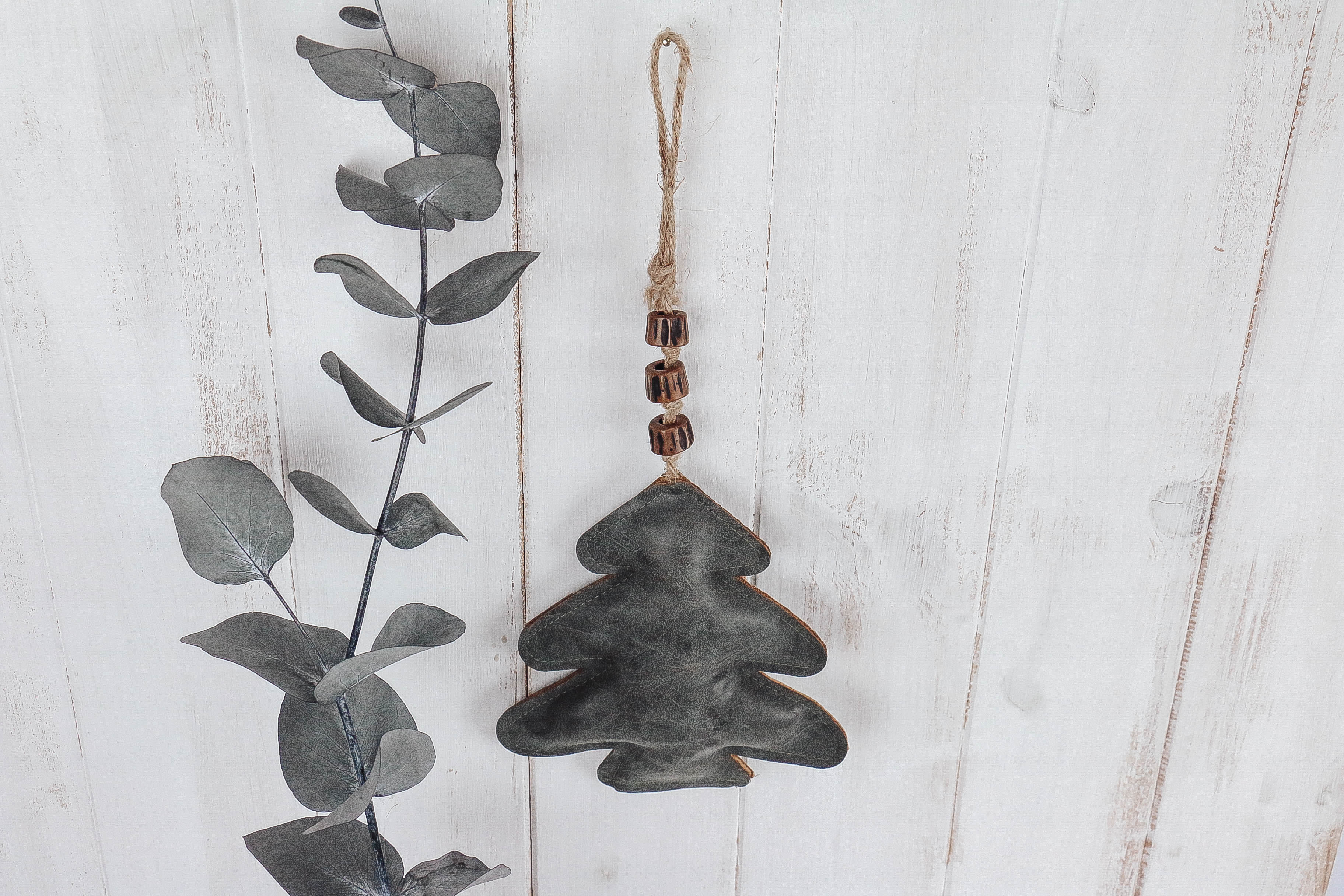 nischenladen-1249h2pKYaC62k3w Ledertannenbaum dunkelgrün