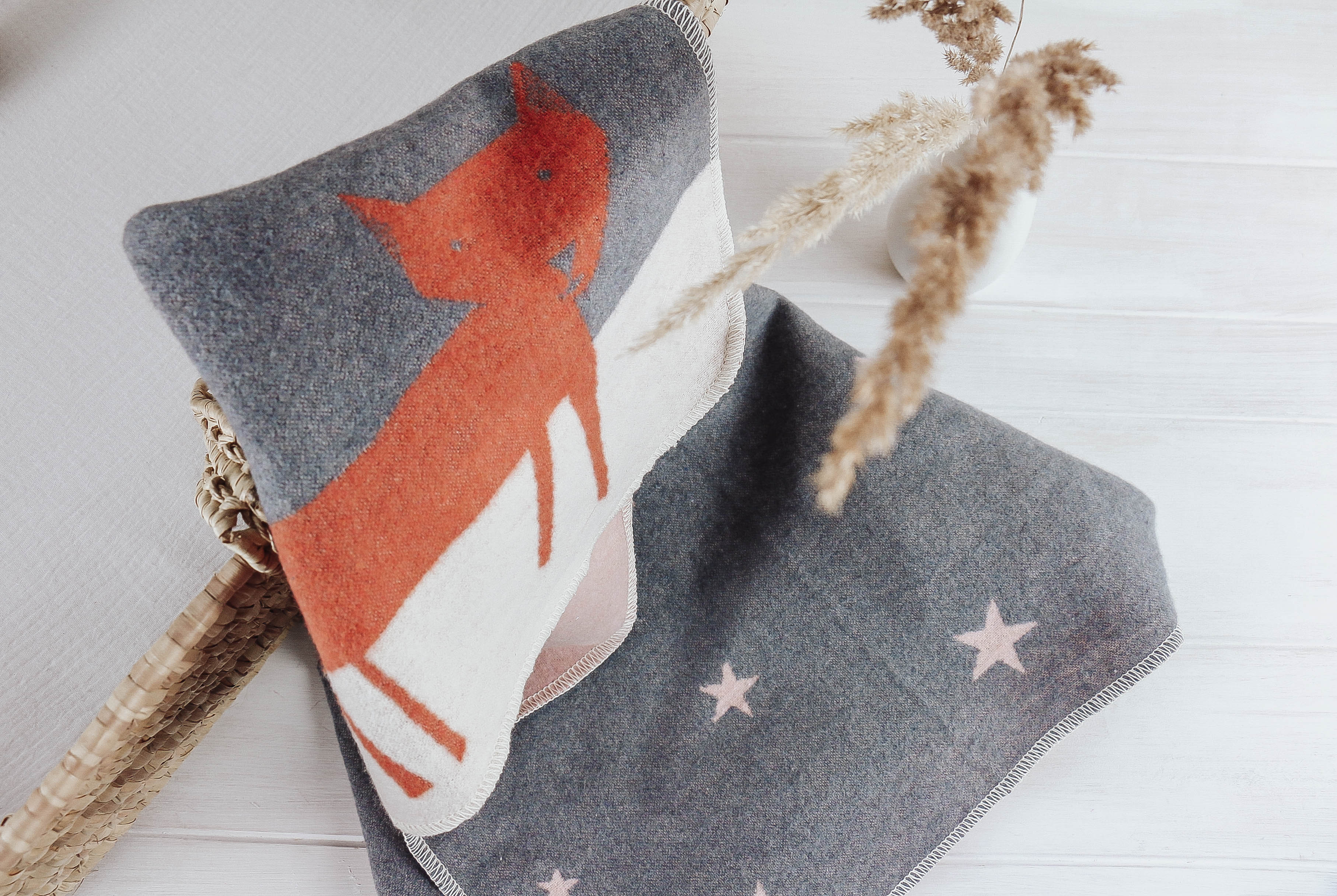 Nischenladen-92 Babydecke Fuchs grau rosa