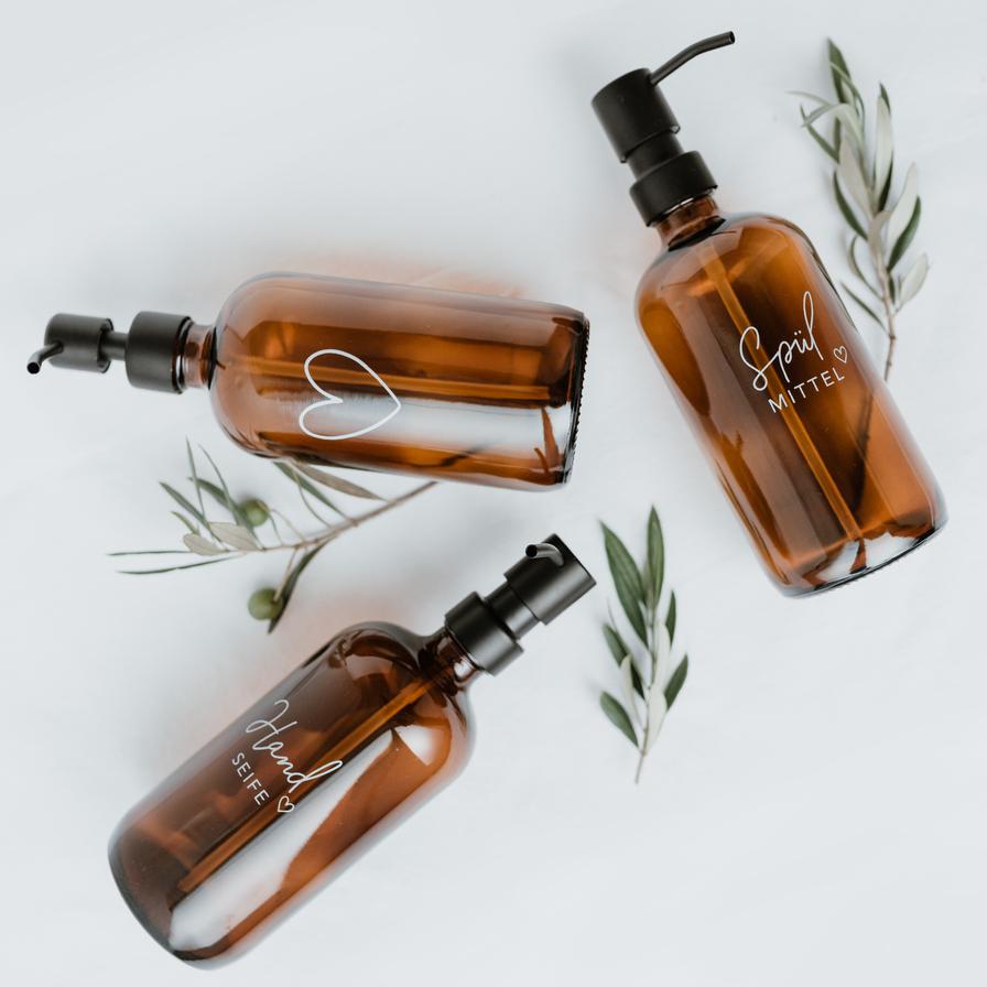 gl-008_handseife_braun_13_photocredits_maggymelzer_896x896 Seifenspender Handseife braun 250ml