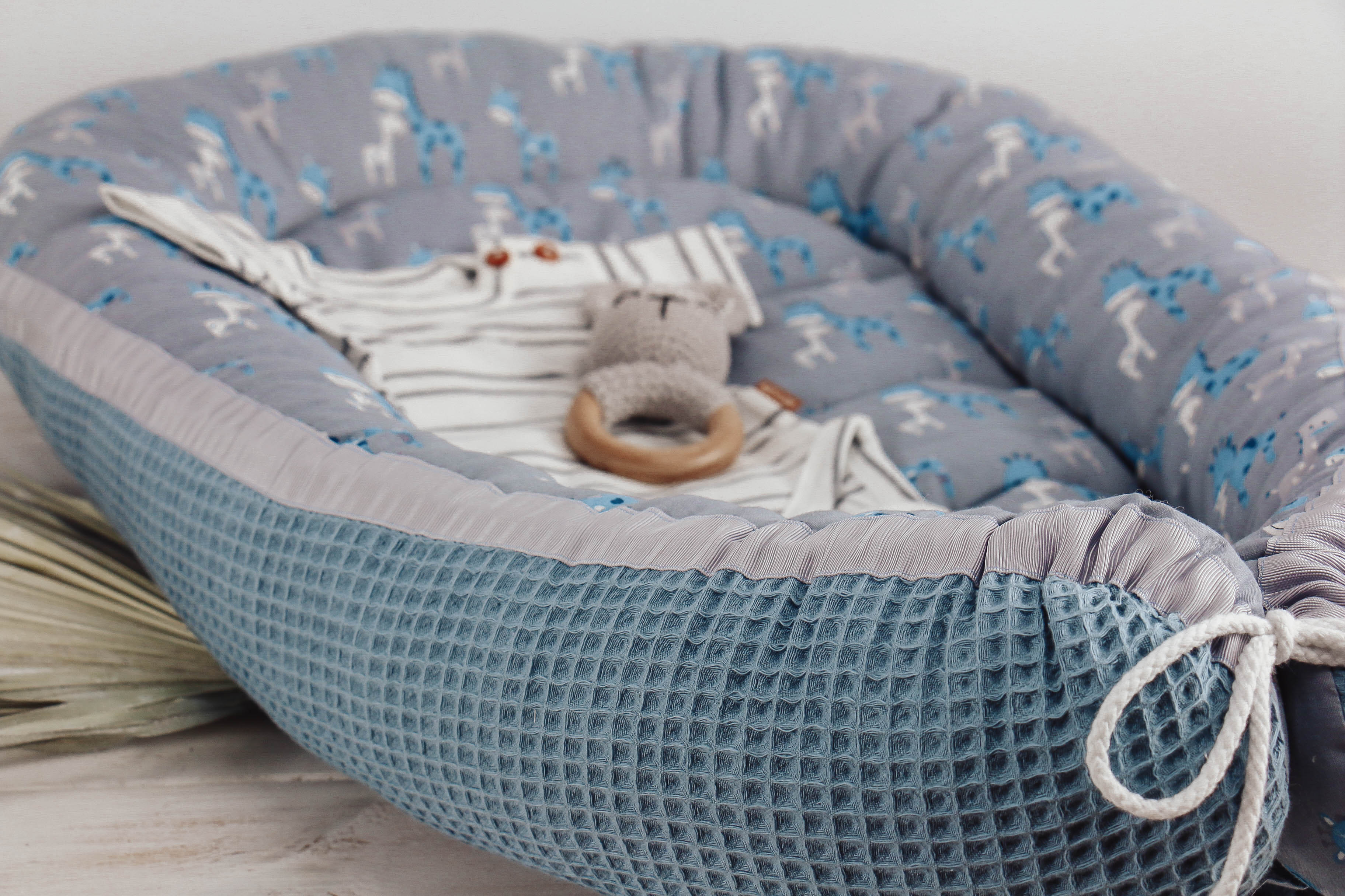 nischenladen-102 Babynest Giraffe blau-grau