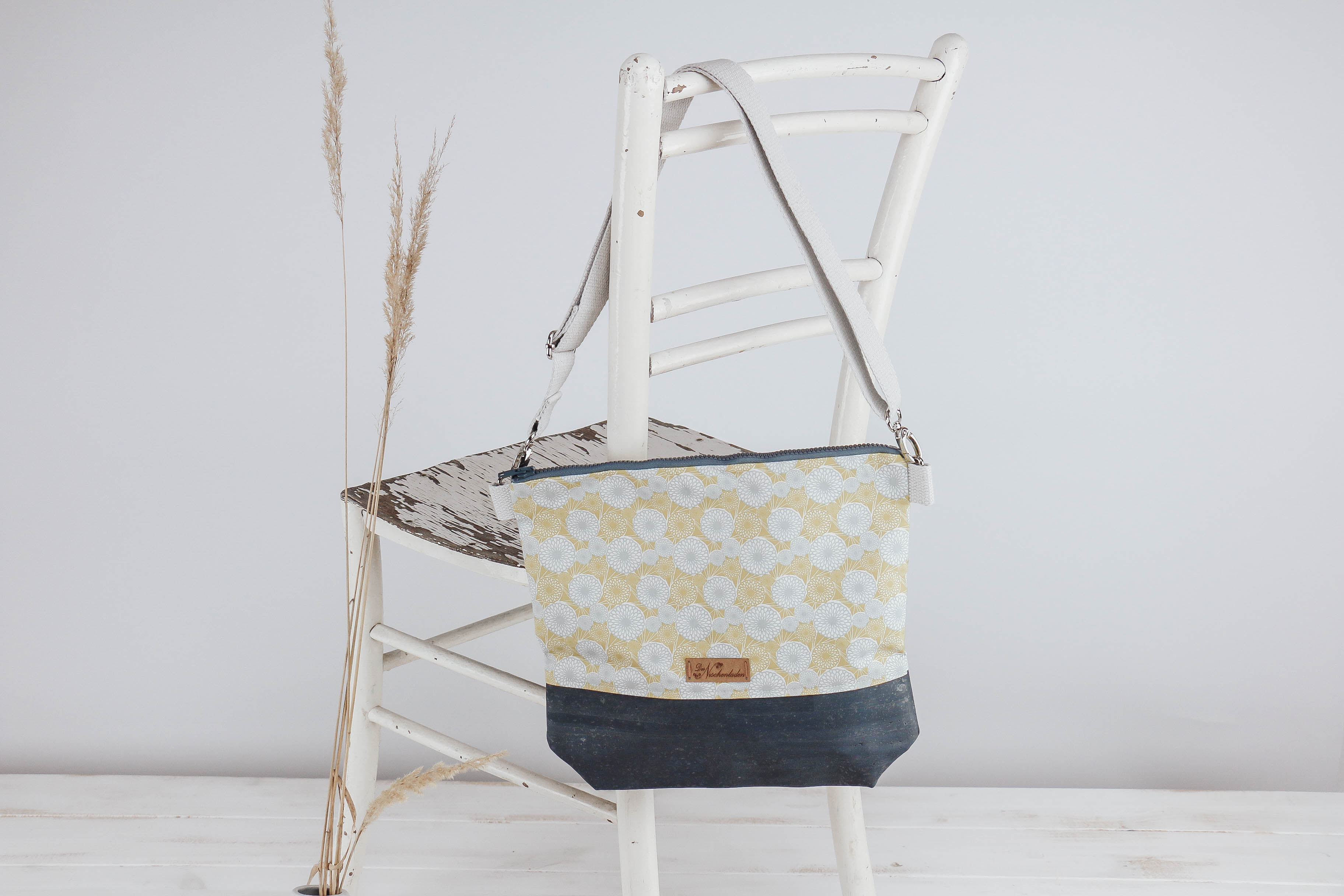 der-nischenladen-4PZevslnvIAQkp Umhängetasche yellow Flower-Power