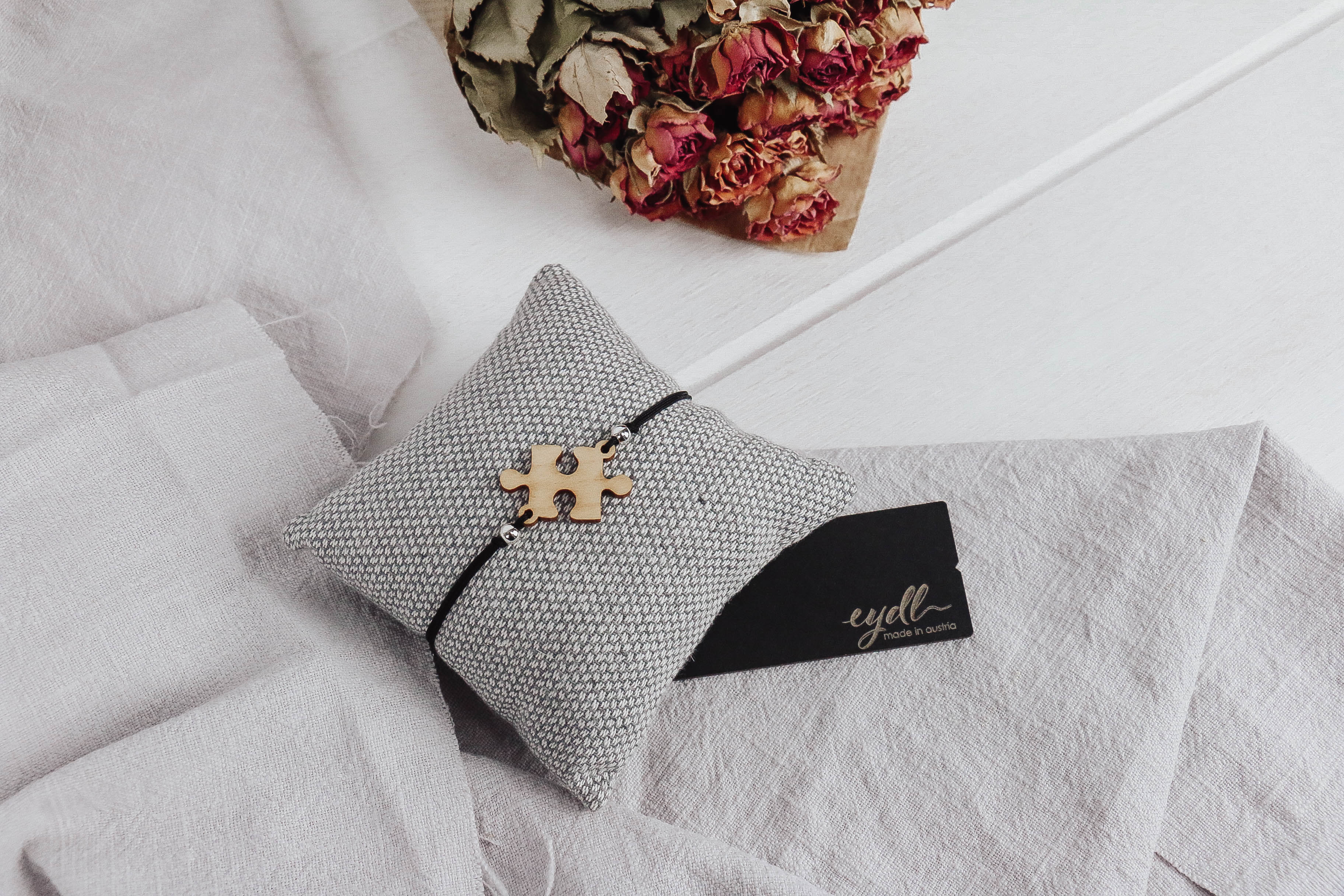 IMG_8958 Armband *Puzzle* Ahorn schwarz