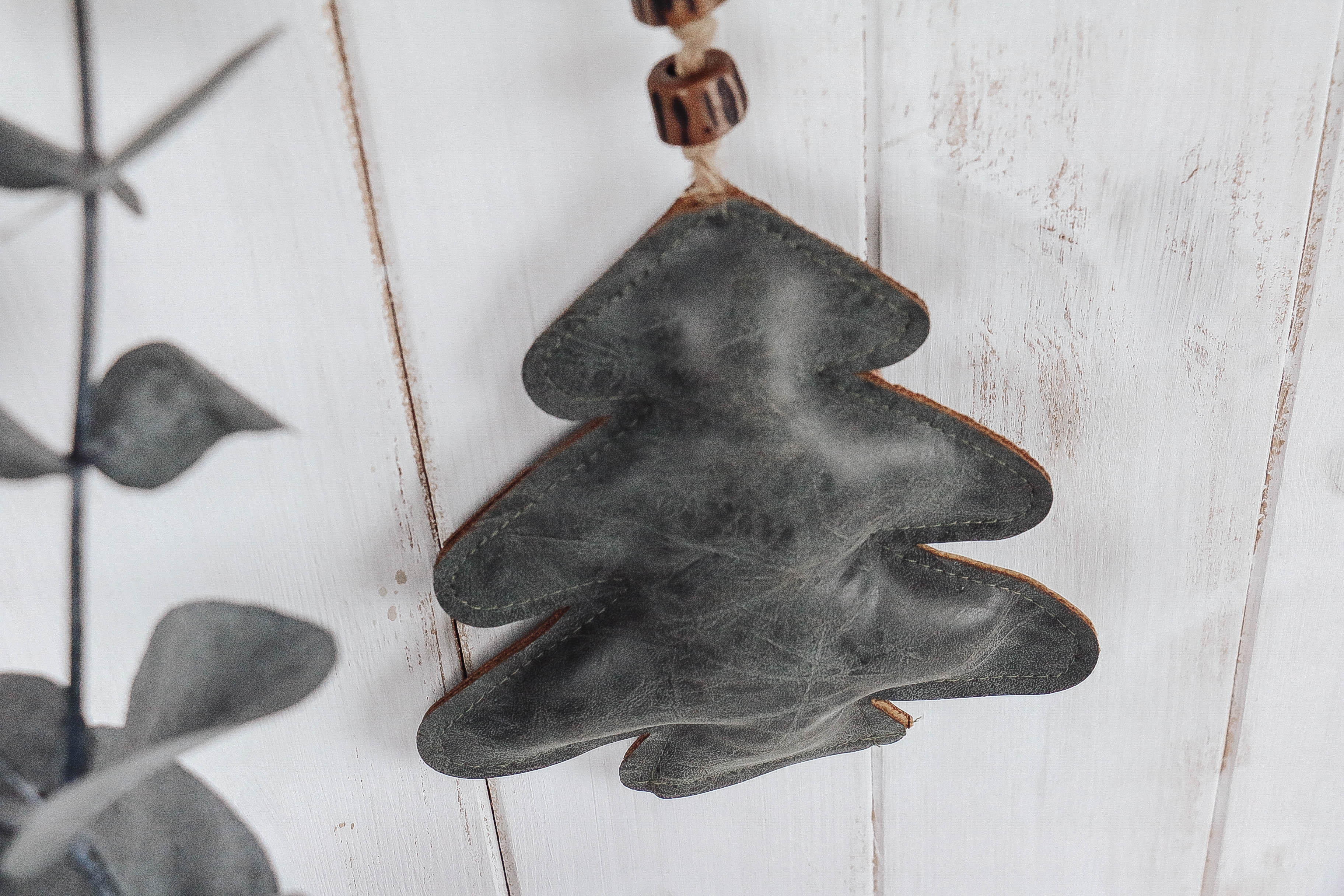 nischenladen-125rgHzxKAZCipZf Ledertannenbaum dunkelgrün