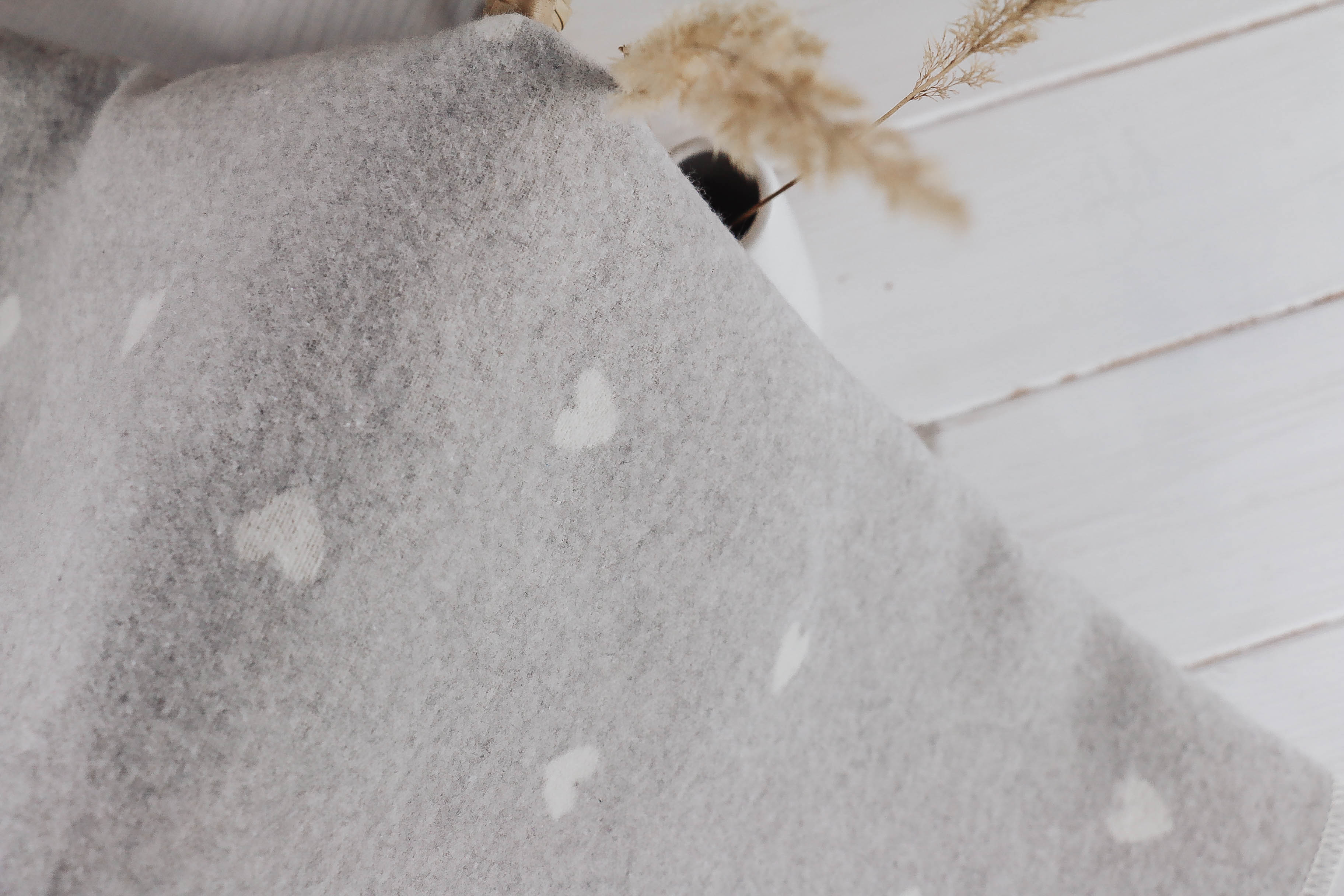 der-nischenladen-10XA9WRN36EzzhI Babydecke Herzen grau-natur