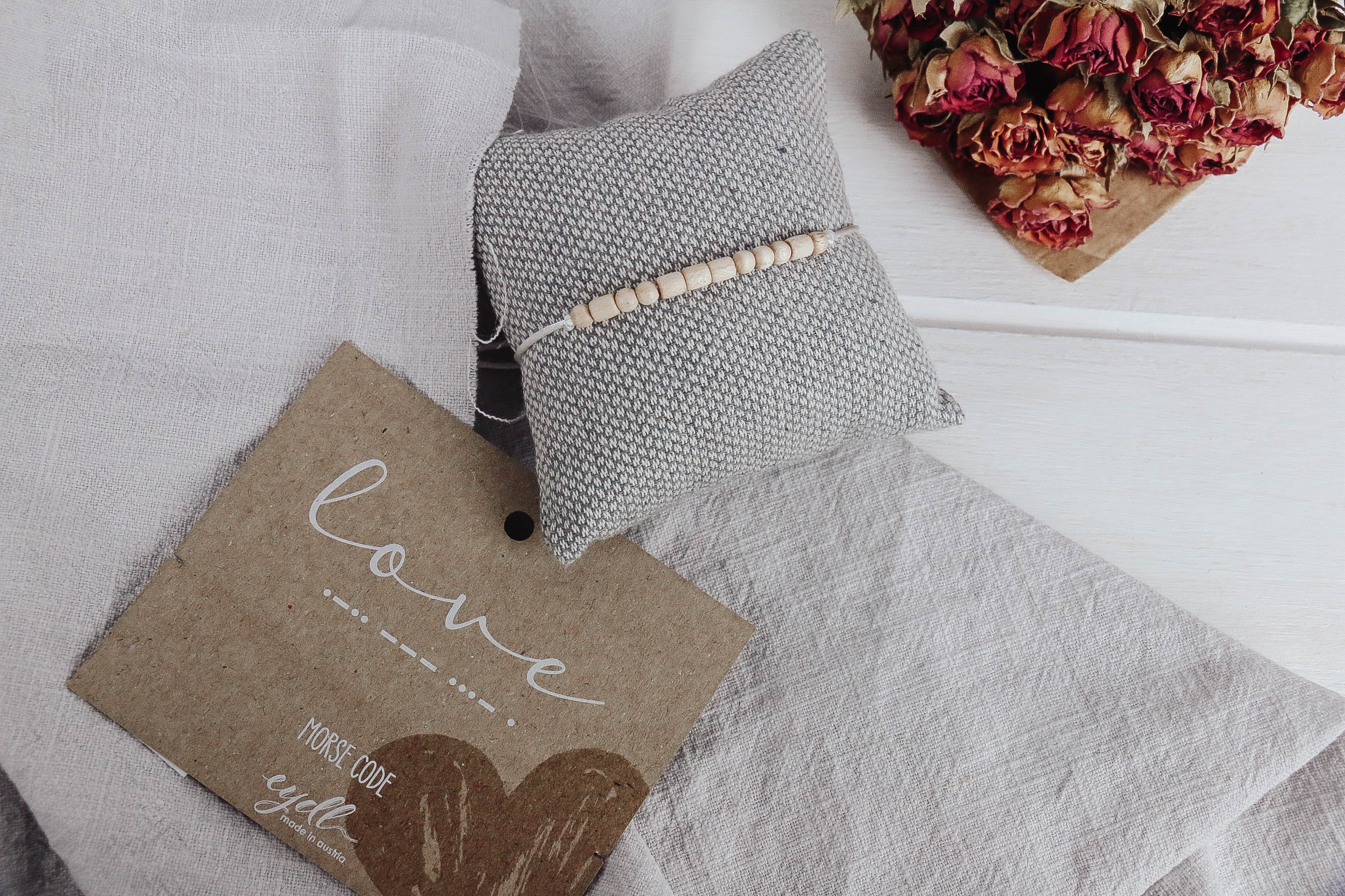 IMG_8994 Morse Code Armband *LOVE* weiß