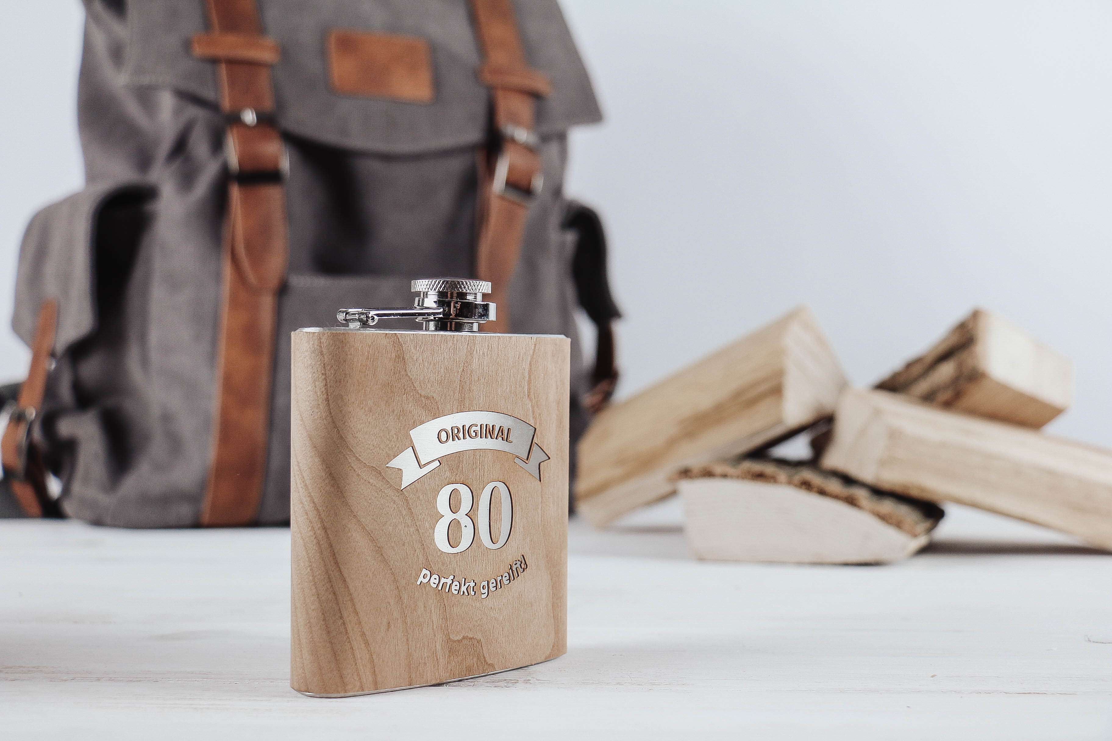Flachmann mit Holzmanschette "Orginal 80 - perfekt gereift"