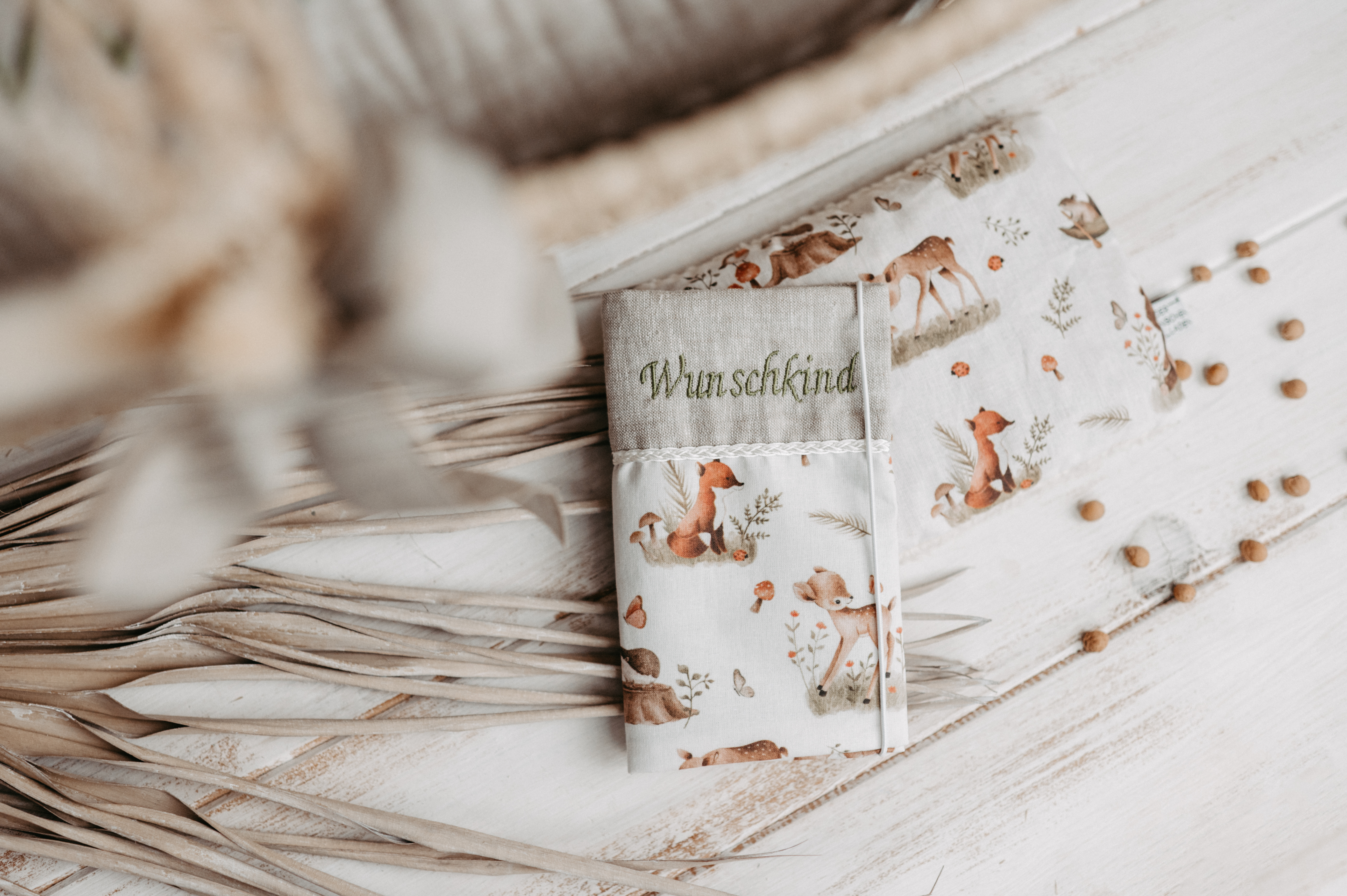 Mutter-Kind-Passhülle Waldtiere grün/natur Mutter-Kind-Passhülle Waldtiere grün/natur