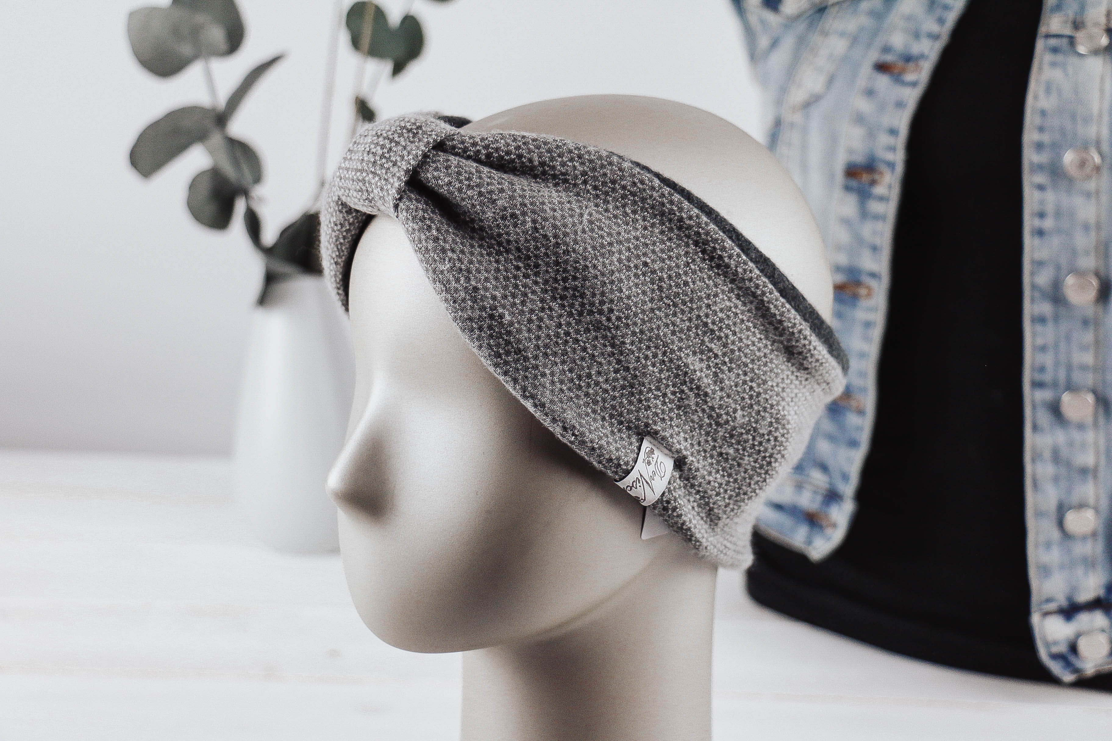 Stirnband mit Schlaufe hellgrau