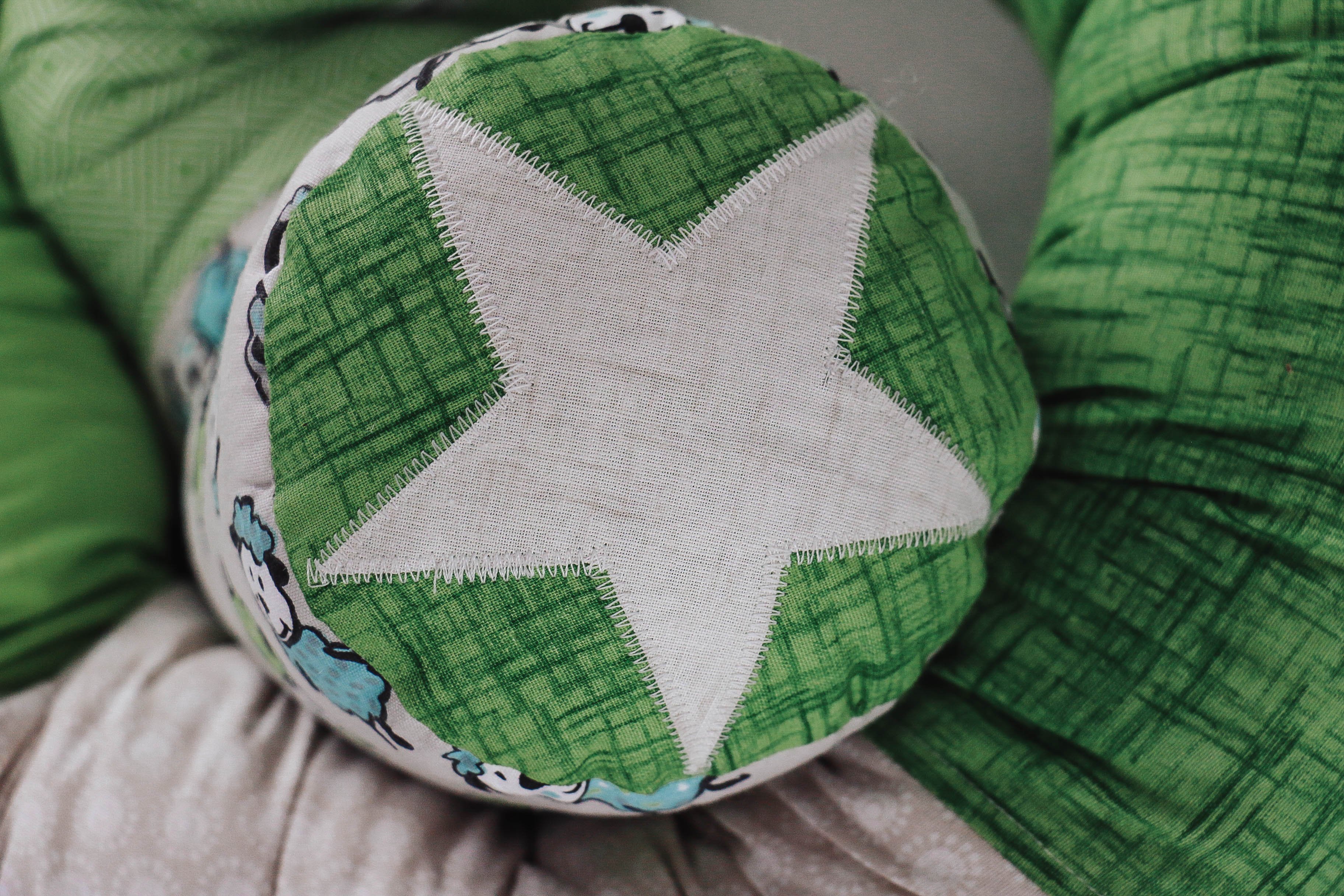 nischenladen-66GHcjrBye8tNj Bettschlange grün-beige