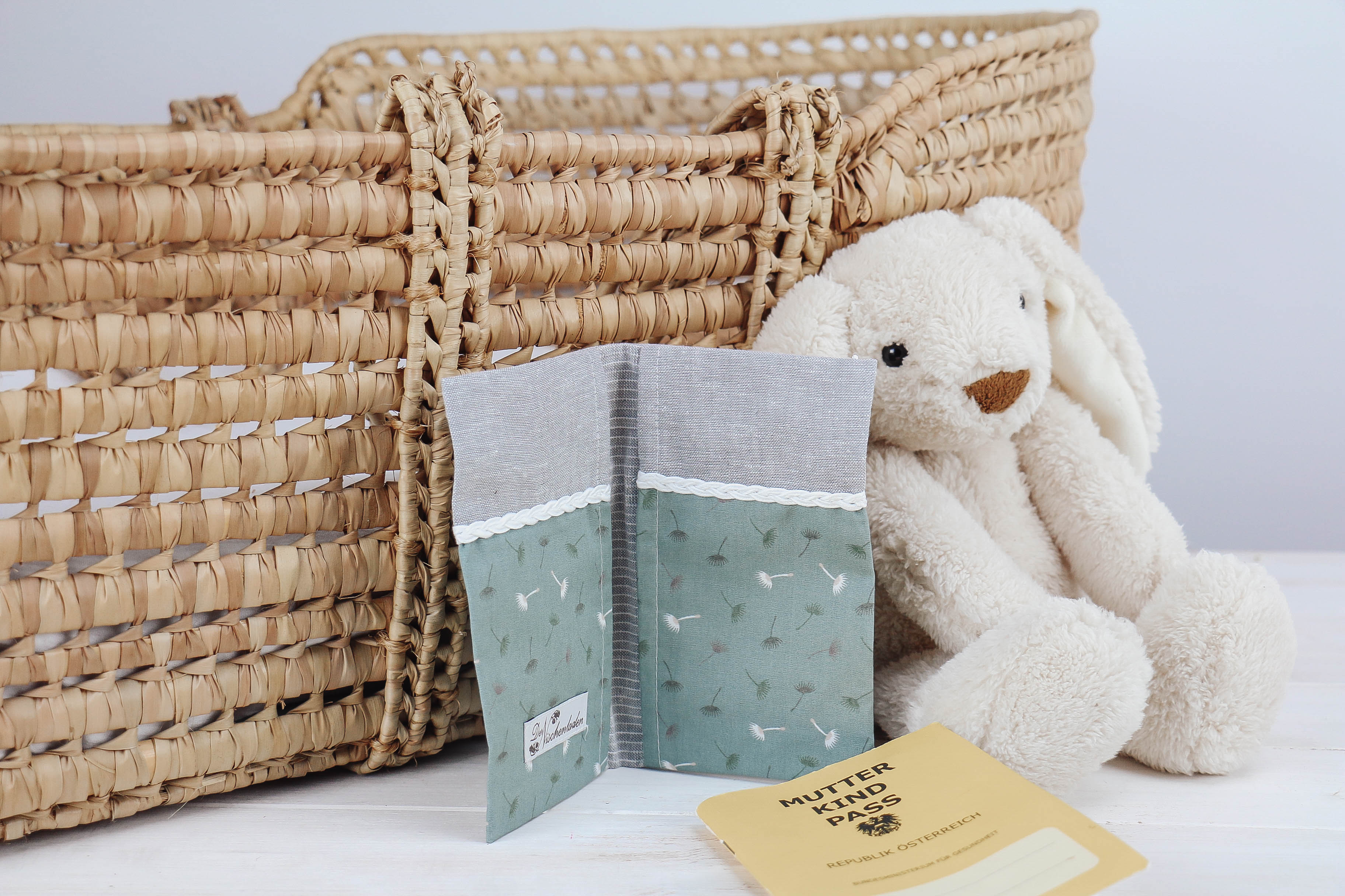 der-nischenladen-213Eye4pZJ8GOJe Mutter-Kind-Passhülle Pusteblume mint grau