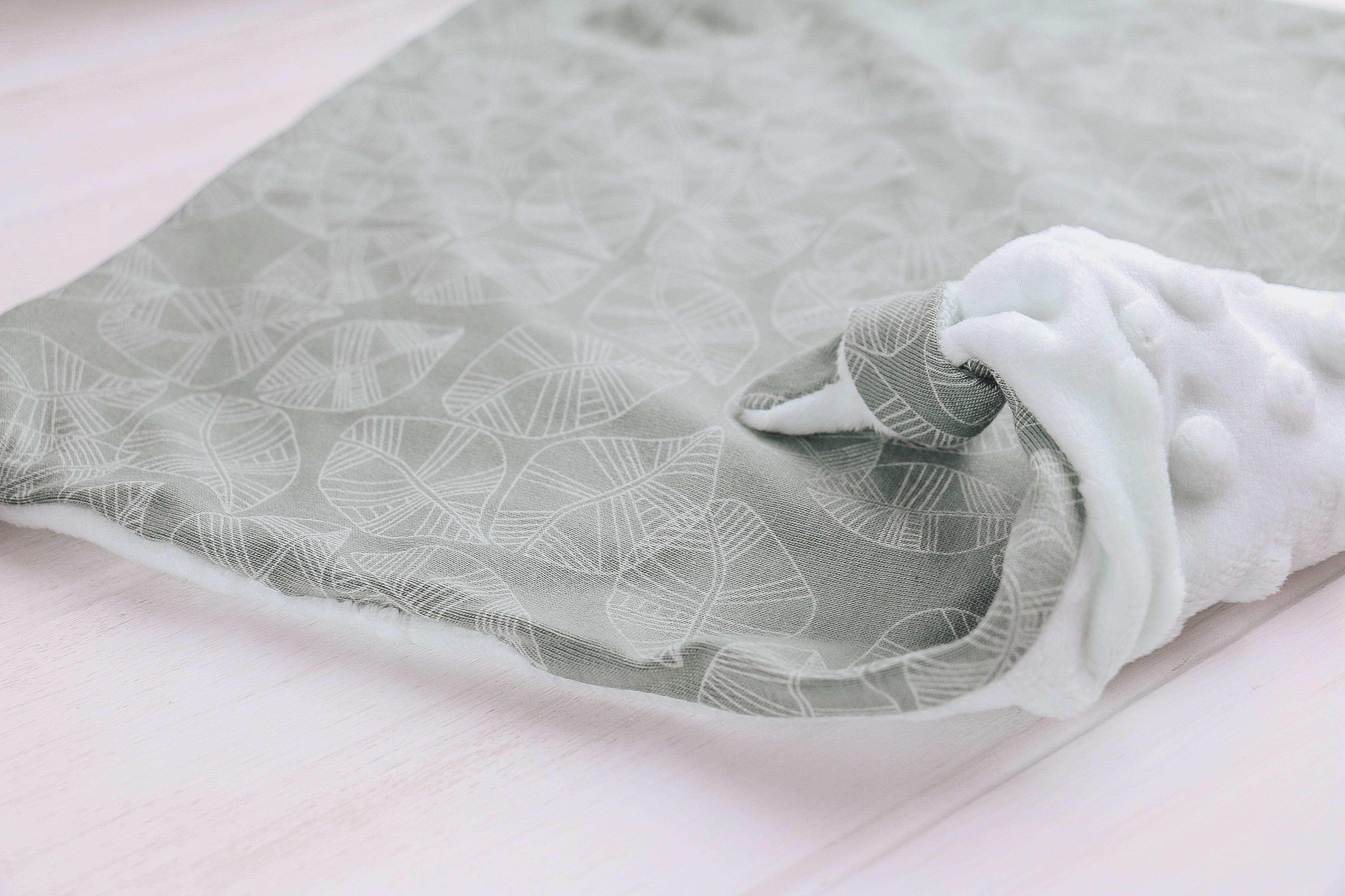 Nischenladen-51 Schmusetuch Blätter grün