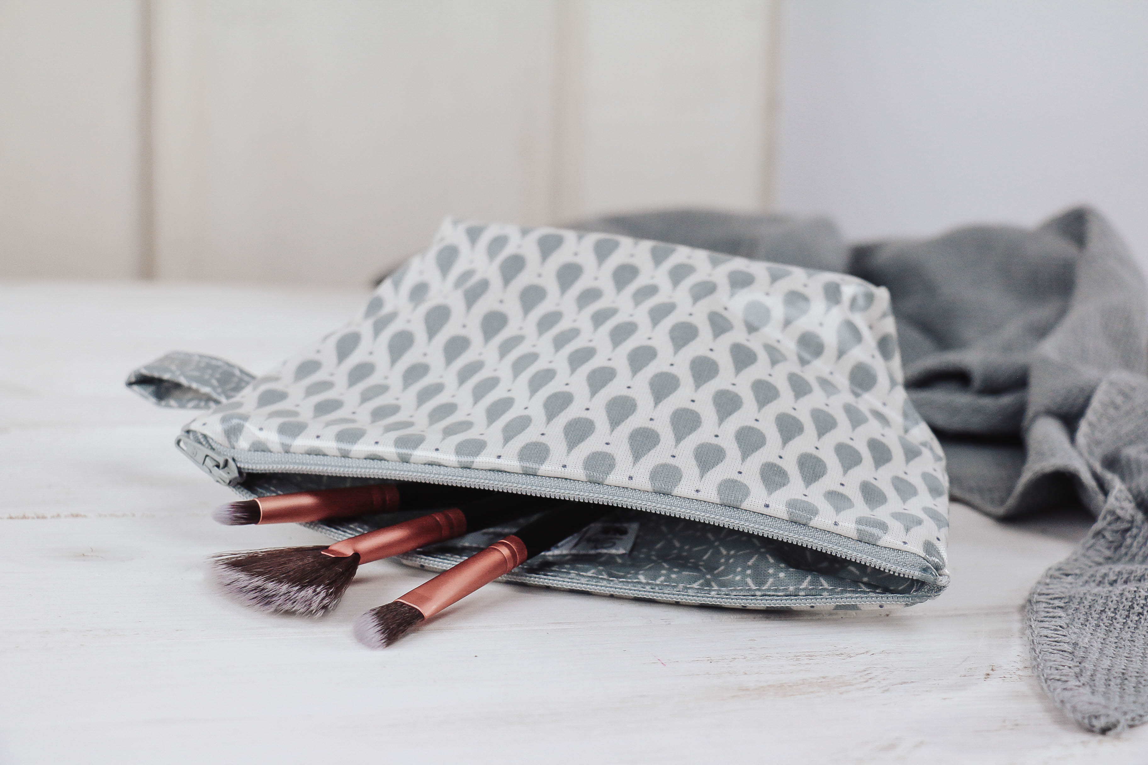 nischenladen-7SVrjJ3PZRRE7A Wachstuchtäschchen Tropfen blau