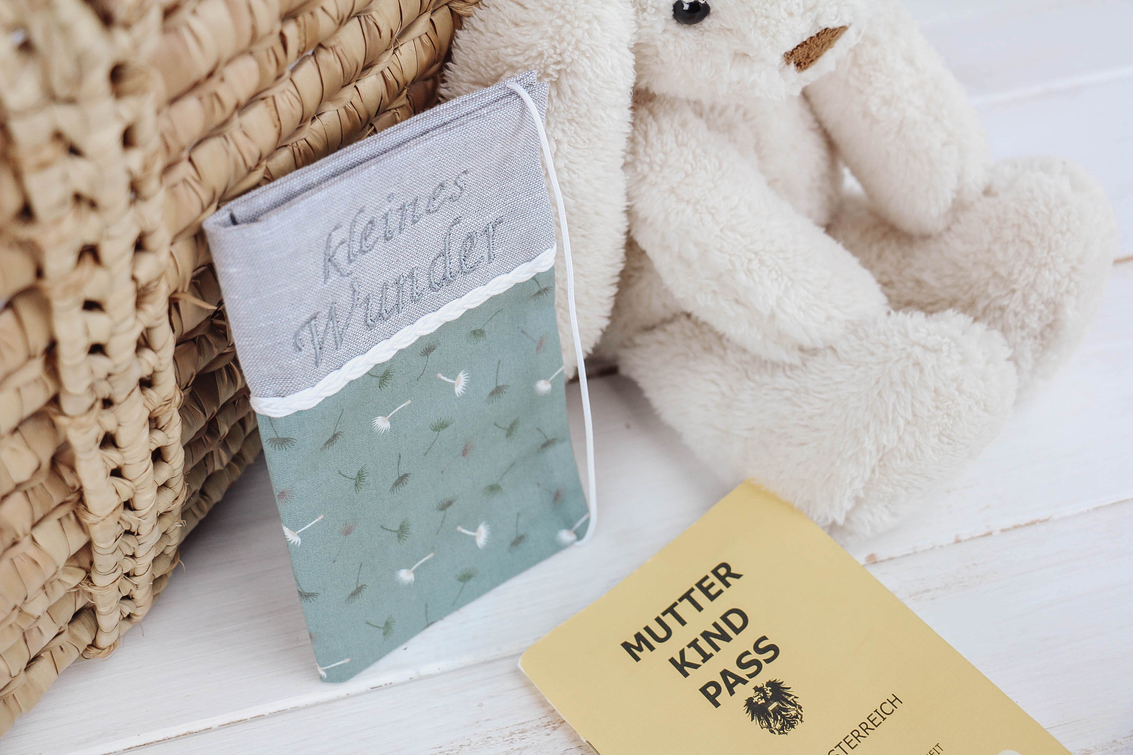 der-nischenladen-20h2g8Rob6fUl9I Mutter-Kind-Passhülle Pusteblume mint grau