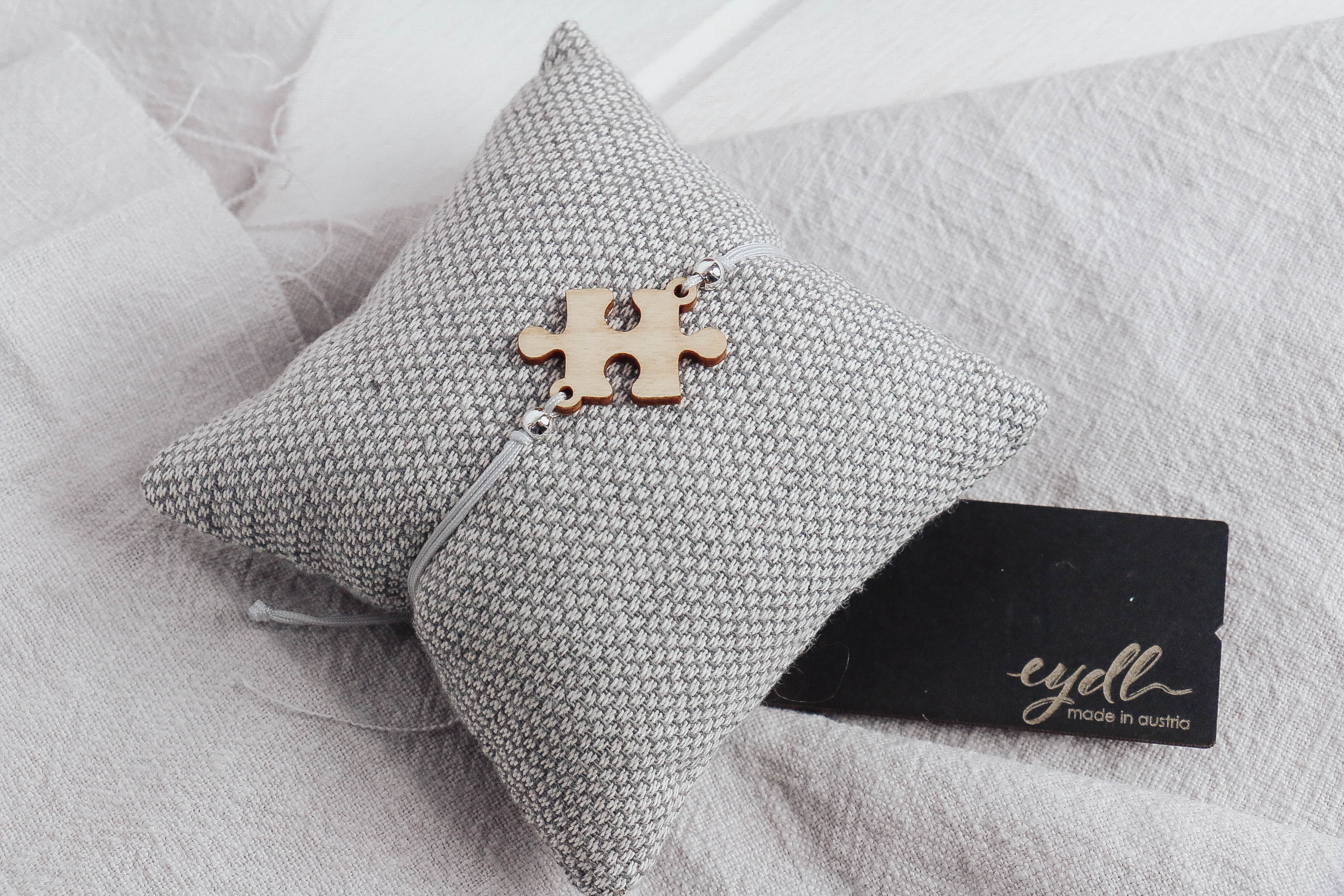 IMG_8986 Armband *Puzzle* Ahorn grau