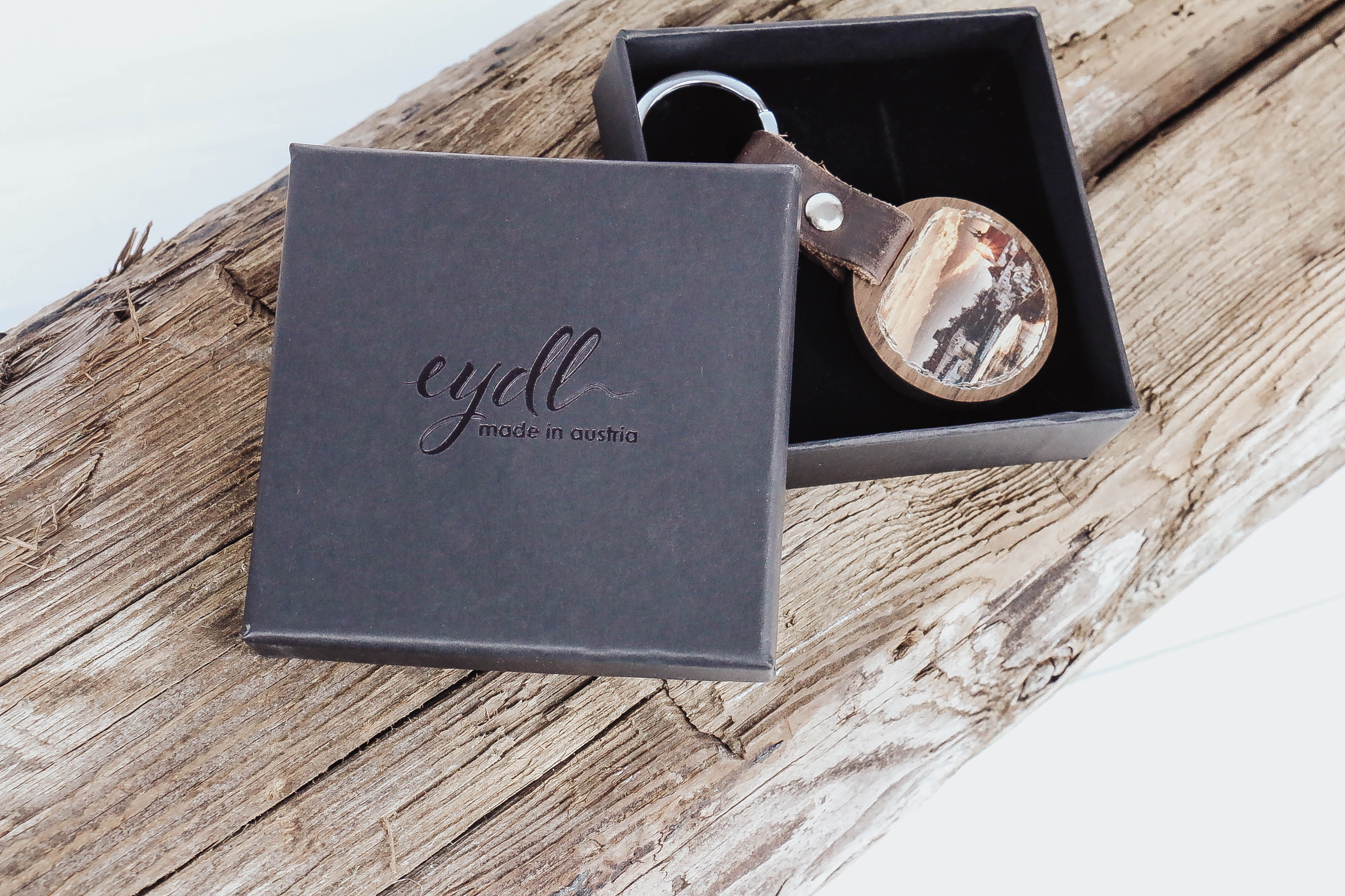 IMG_8854 Schlüsselanhänger *Steyr* Nussholz