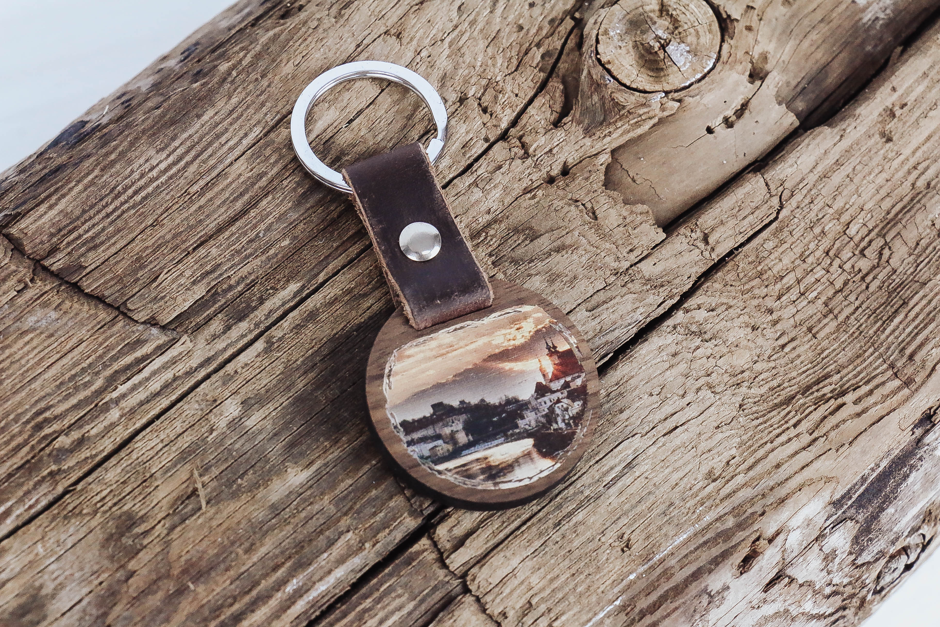 IMG_8857 Schlüsselanhänger *Steyr* Nussholz