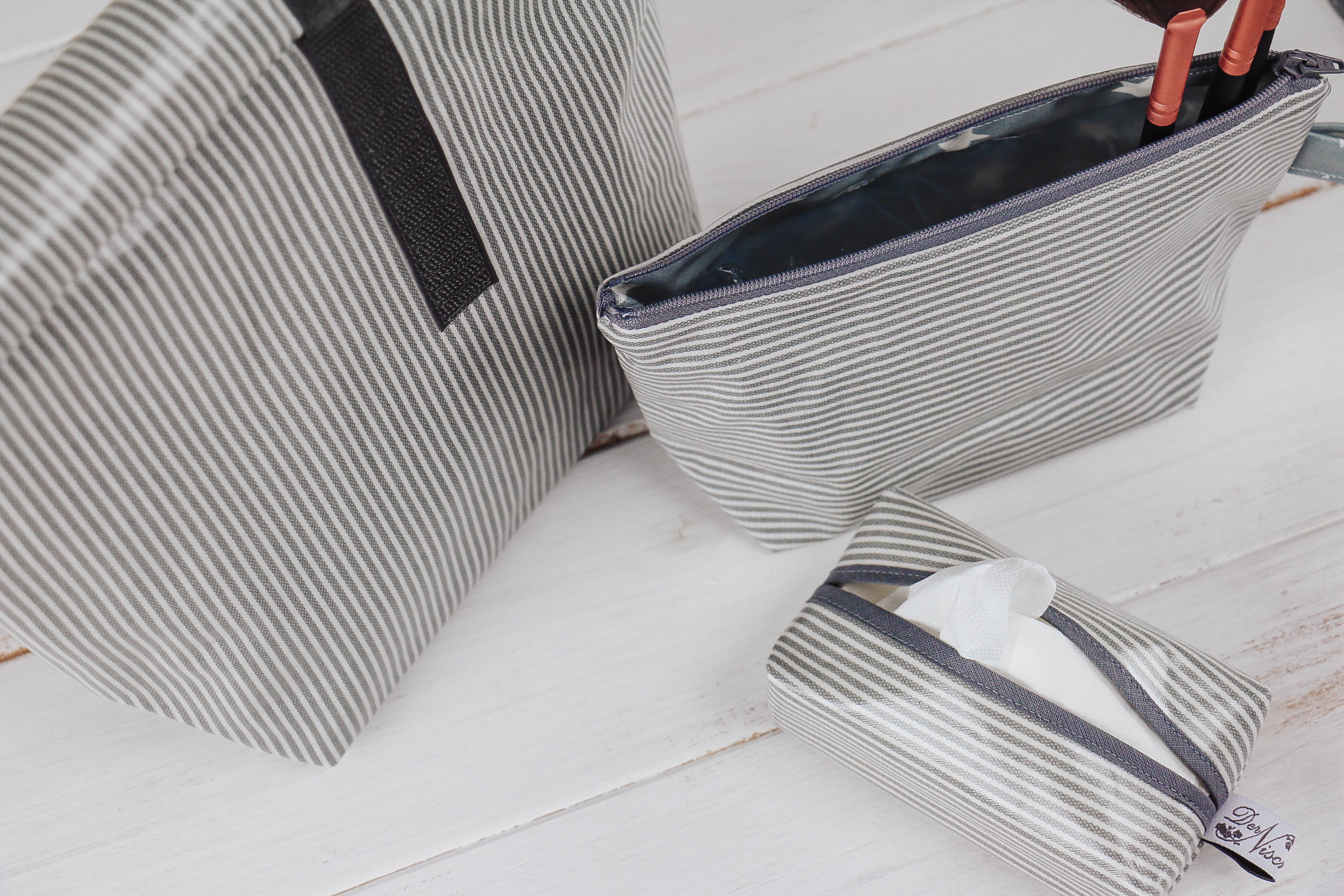 nischenladen-91BKi99Hbs9qu8j Wachstuchtäschchen Streifen grau