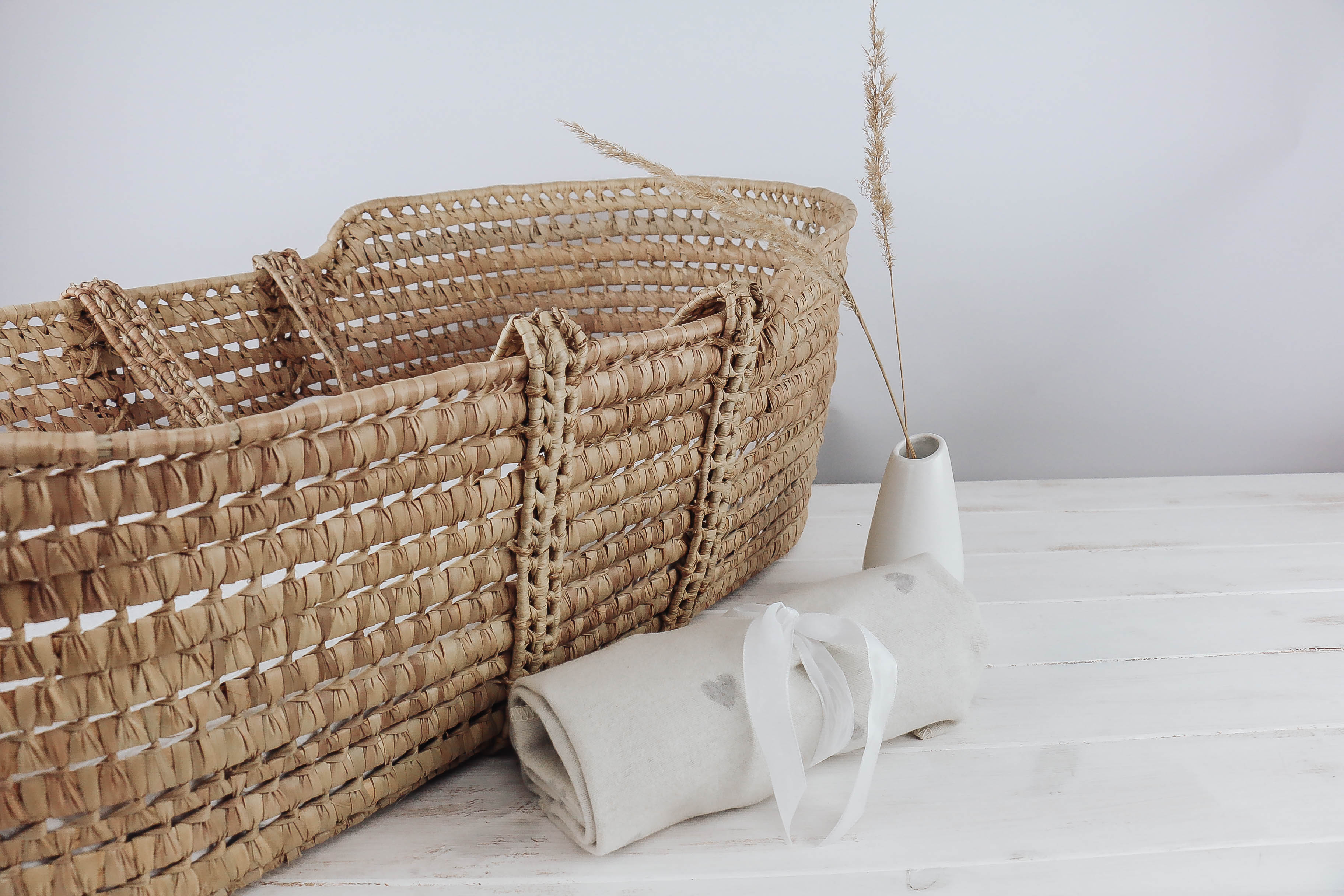 der-nischenladen-13GuKU3l35ngSE4 Babydecke Herzen grau-natur