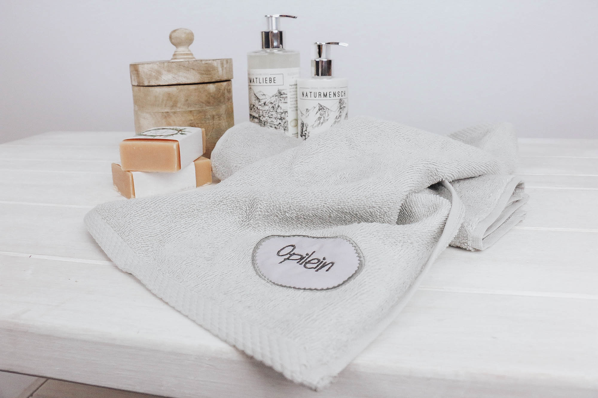 IMG_9981eYn8t29nxR50L Gästehandtuch *Opilein* grau