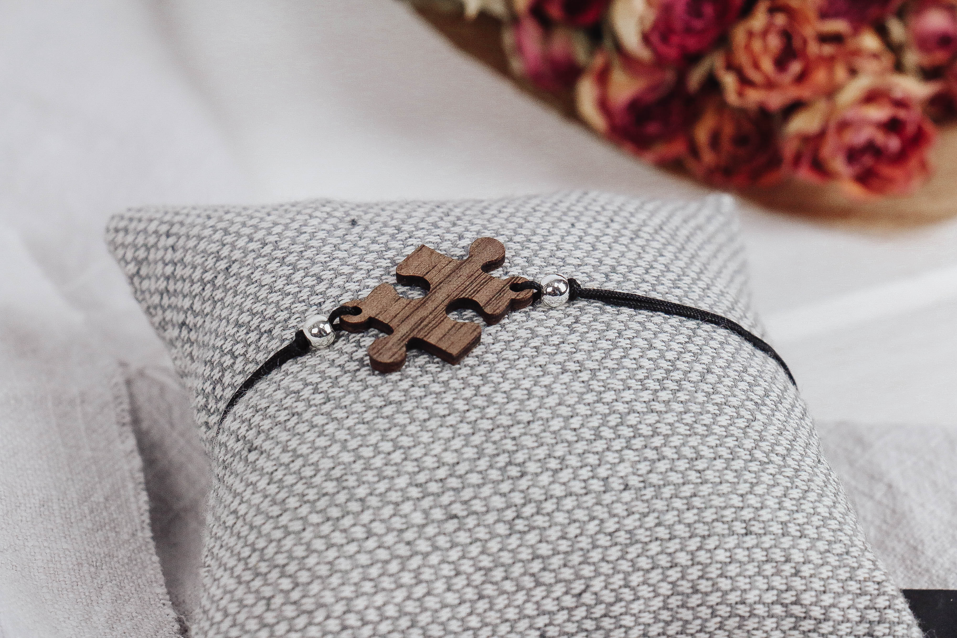 IMG_8967 Armband *Puzzle* Nussholz schwarz