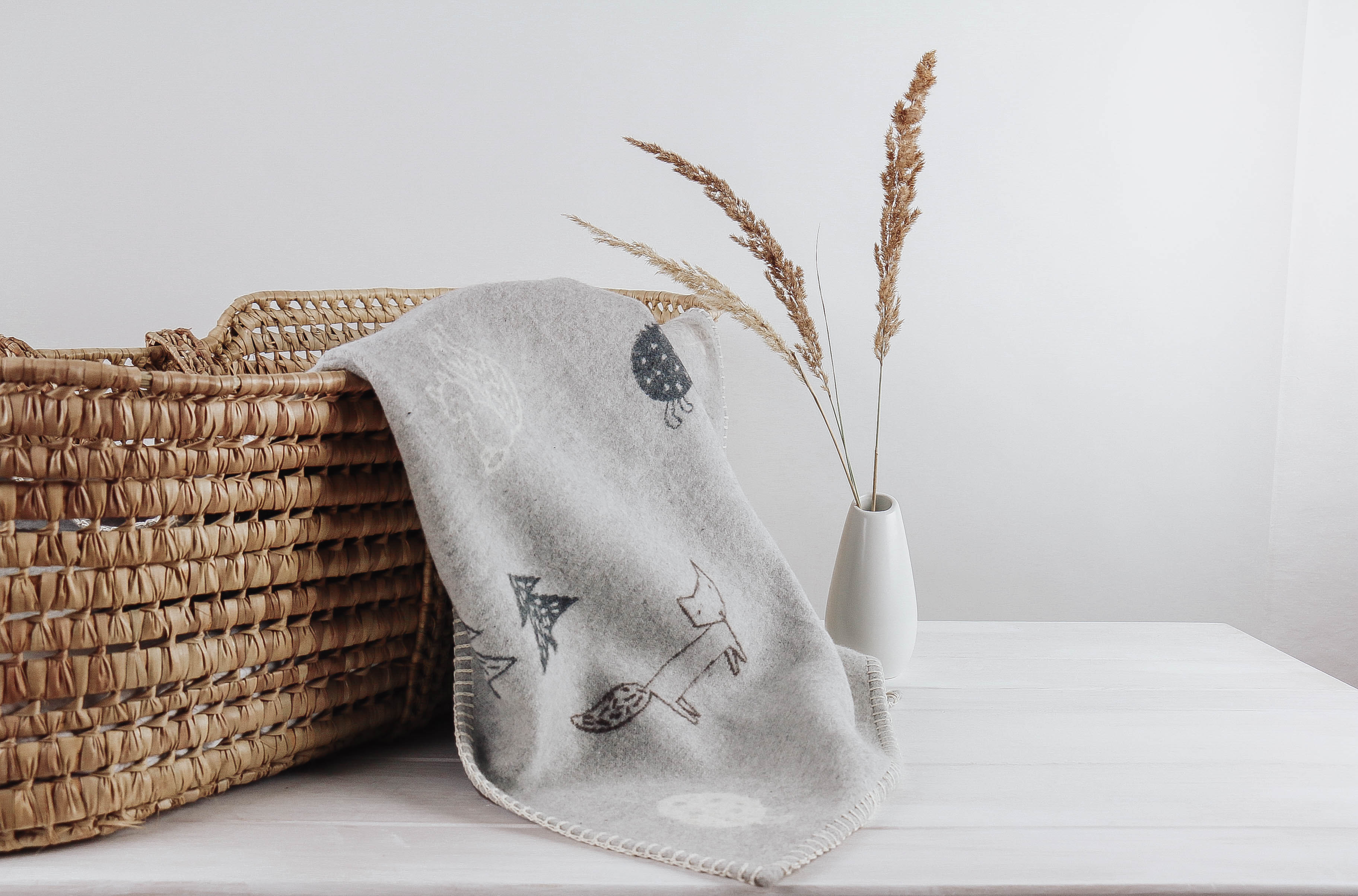 Nischenladen-84 Babydecke Waldtiere grau