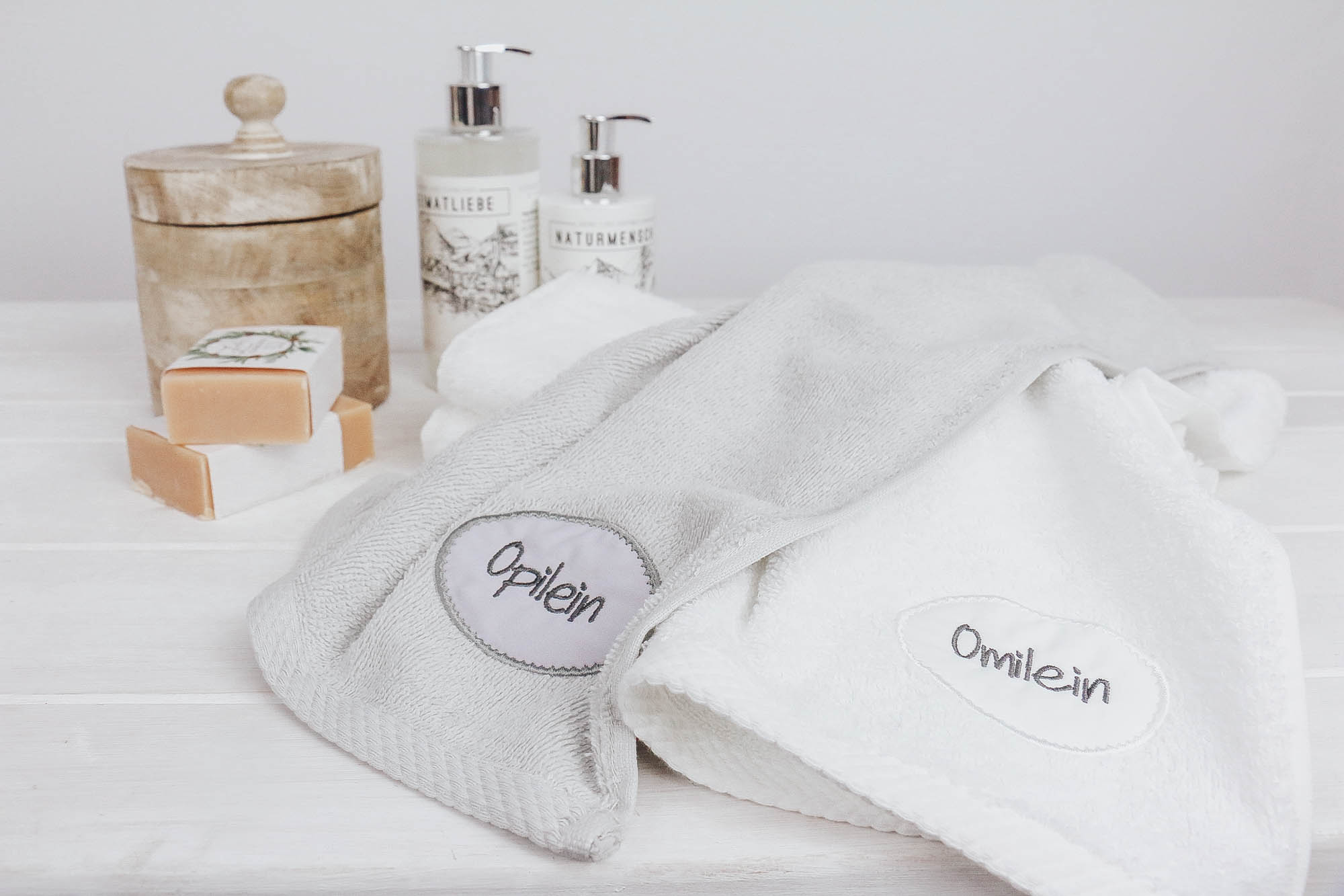 IMG_0003SNFJgpcgINYzS Gästehandtuch *Opilein* grau